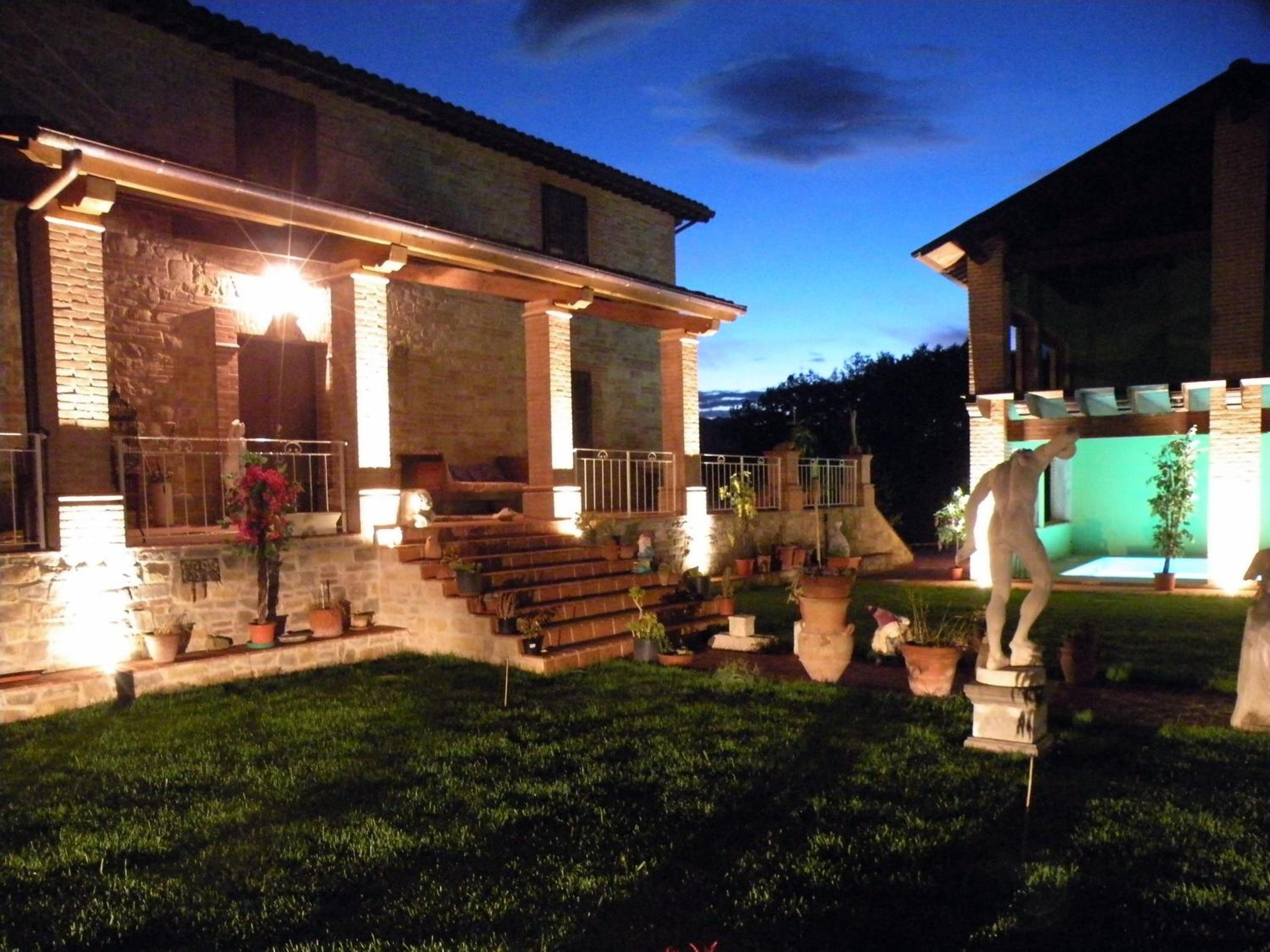 TENUTA CERRETINO PISCINA TENNIS BILlARDO