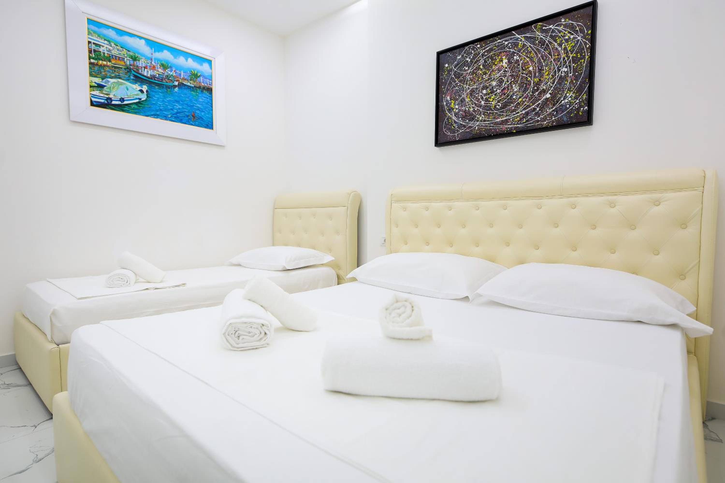 Jimi Apartments