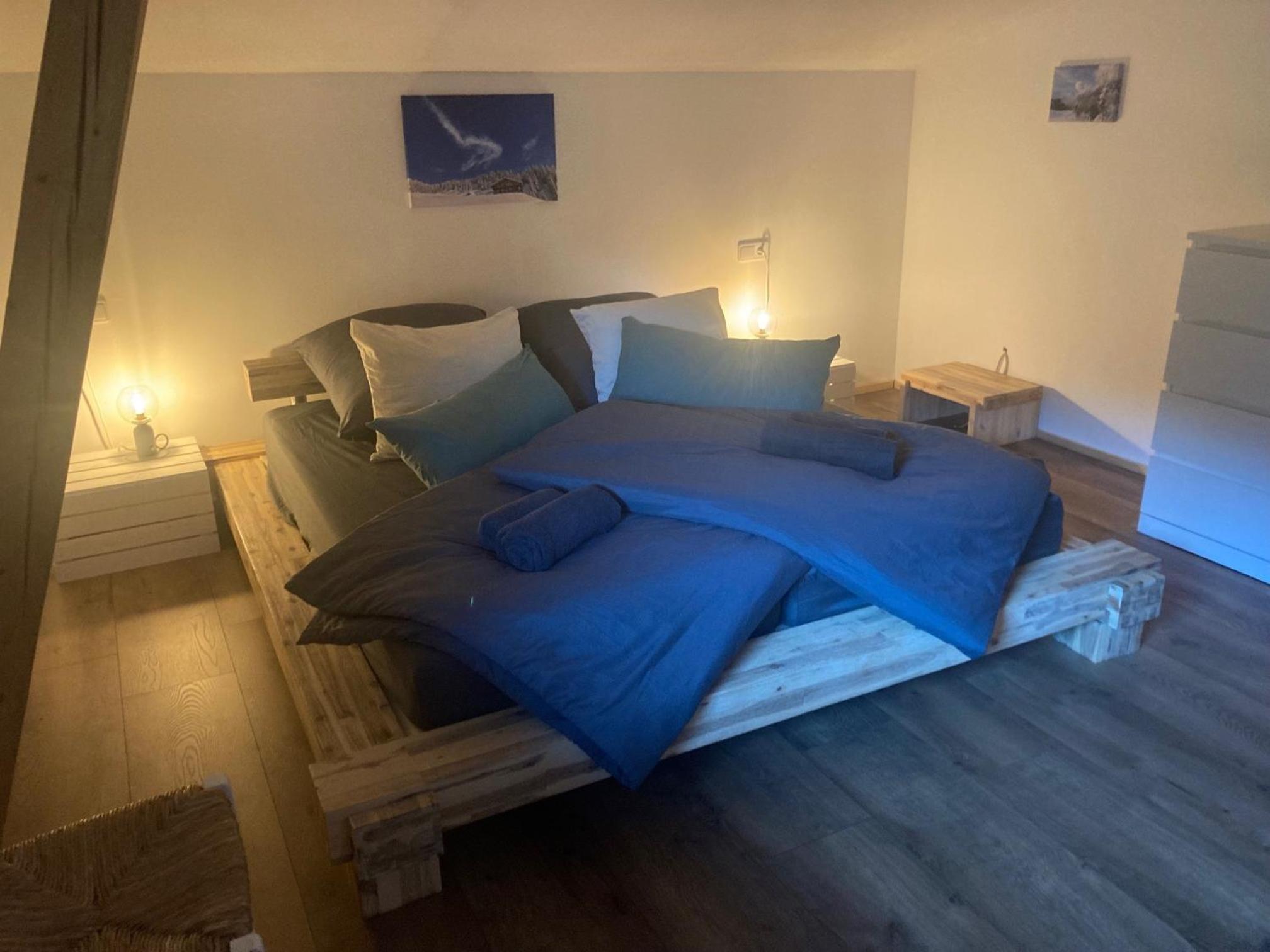 Große schöne Mansardenwohnung mit 2 Balkonen