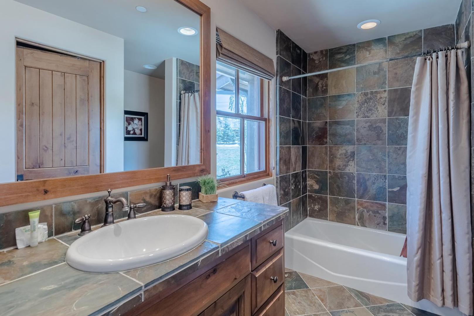 Ketchum Vacations - Skiview Townhome 1B - Property Image 7