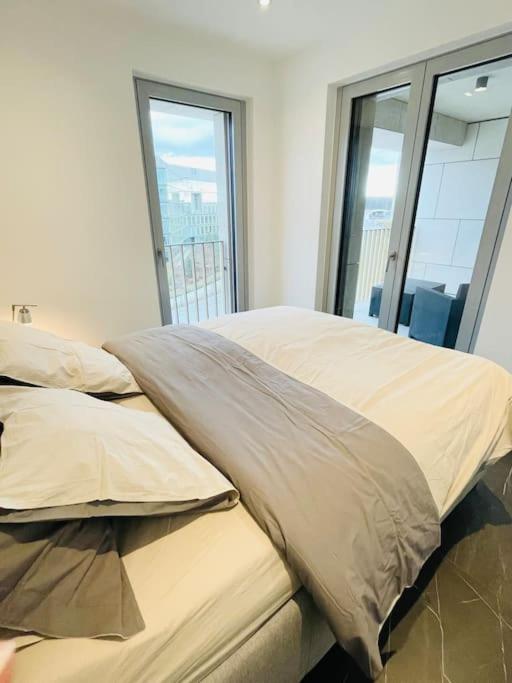 1 bedroom with parking in center and a large terrace. view 5
