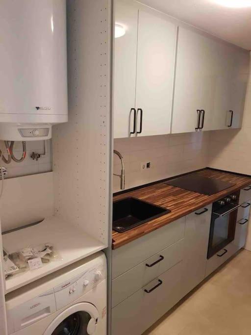 Apartamento en planta baja junto a la piscina