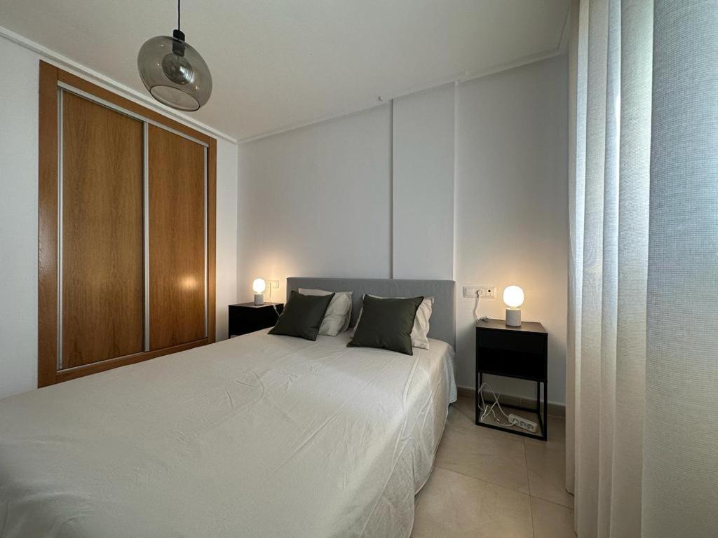 Apartamento en planta baja junto a la piscina