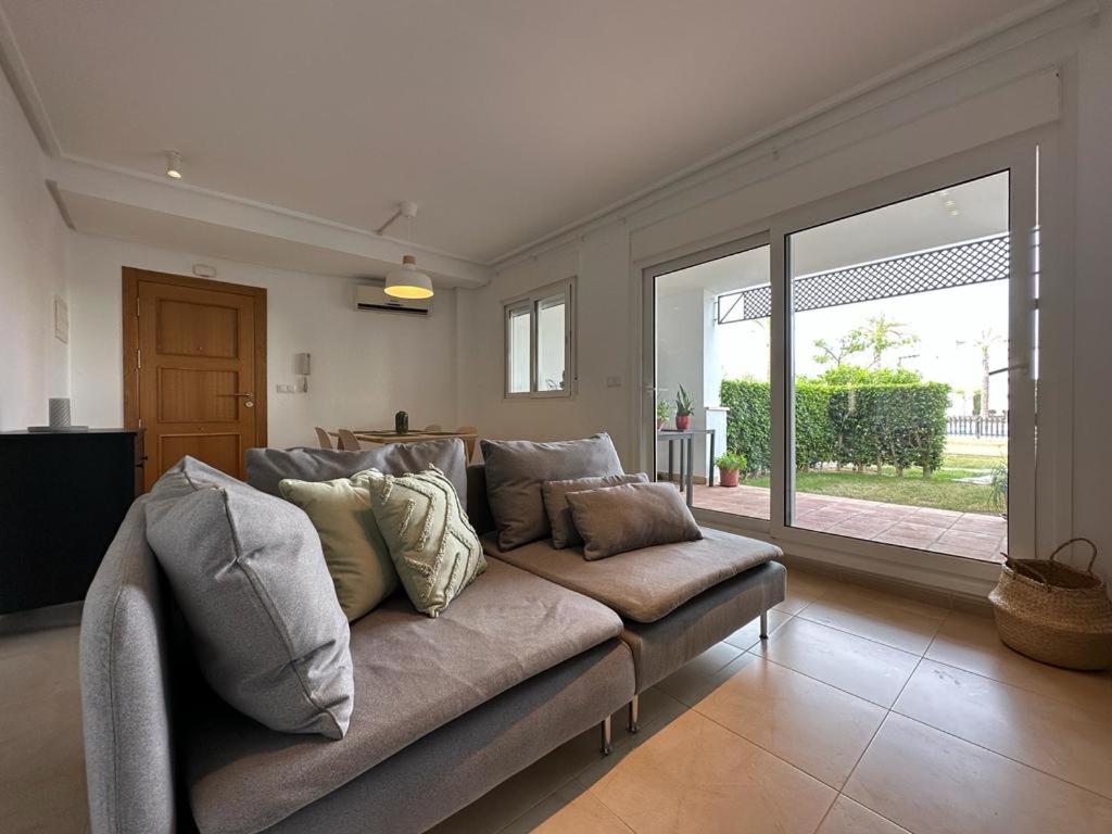 Apartamento en planta baja junto a la piscina