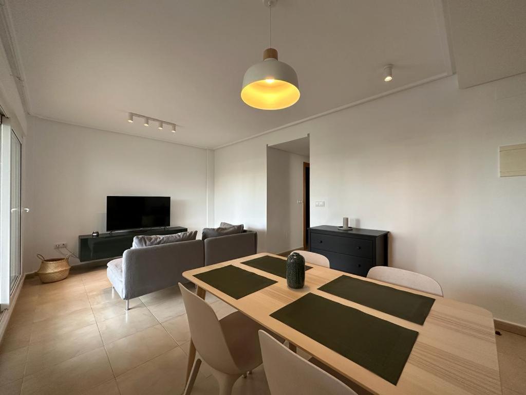 Apartamento en planta baja junto a la piscina