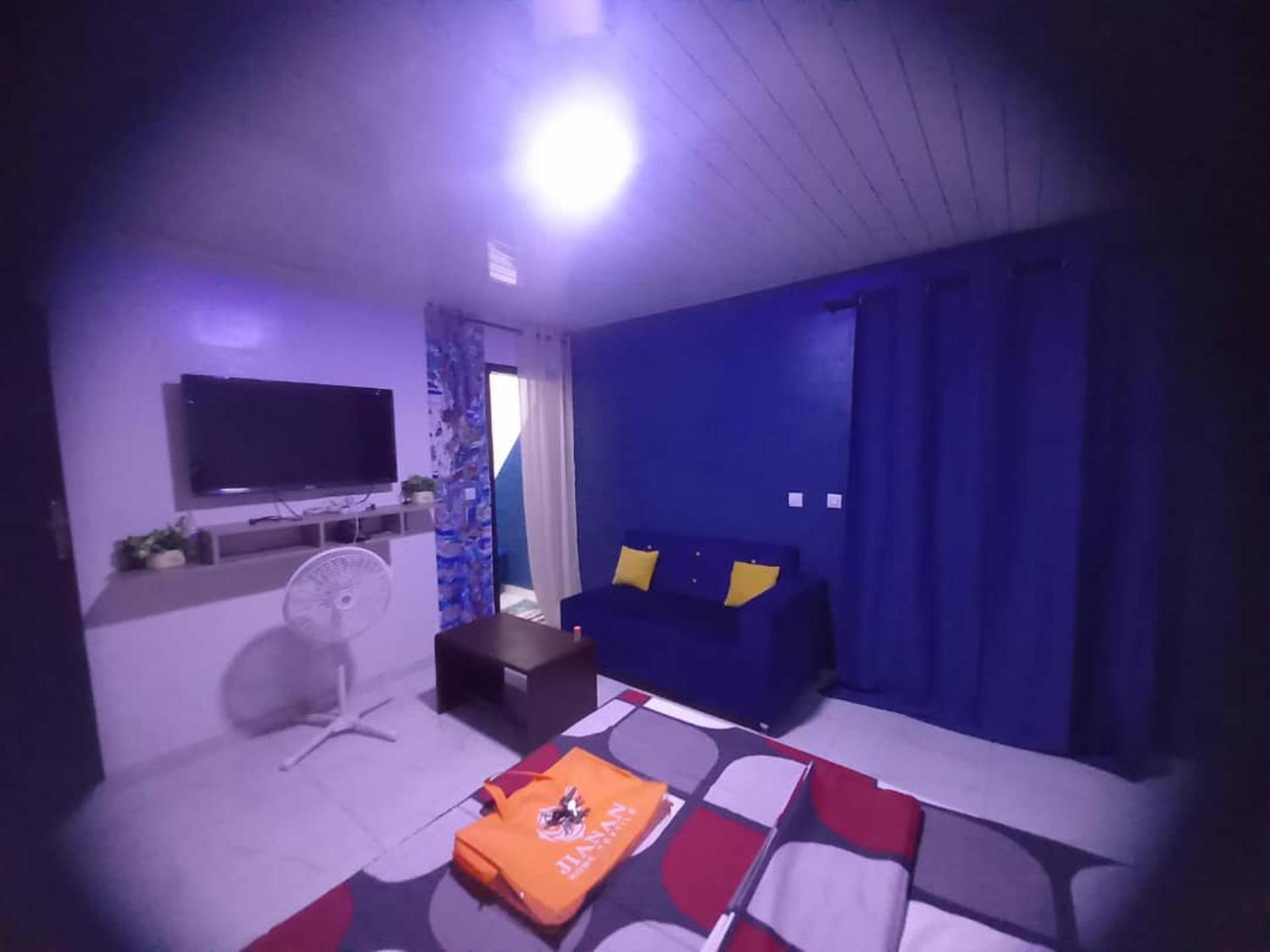 Apartment-Sleeps2-Parking-PetFriendly