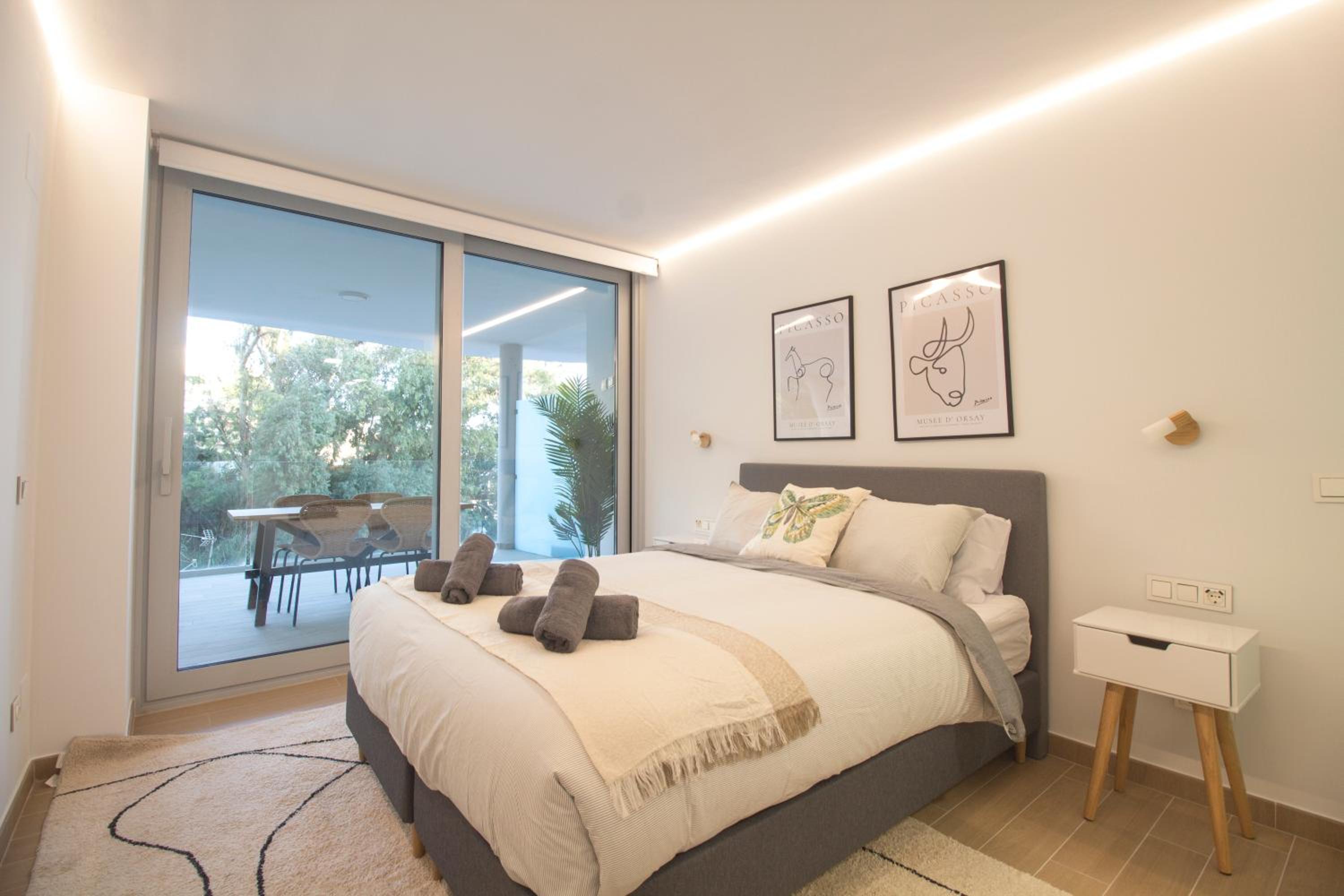 Sea View Apartment Near The Beach