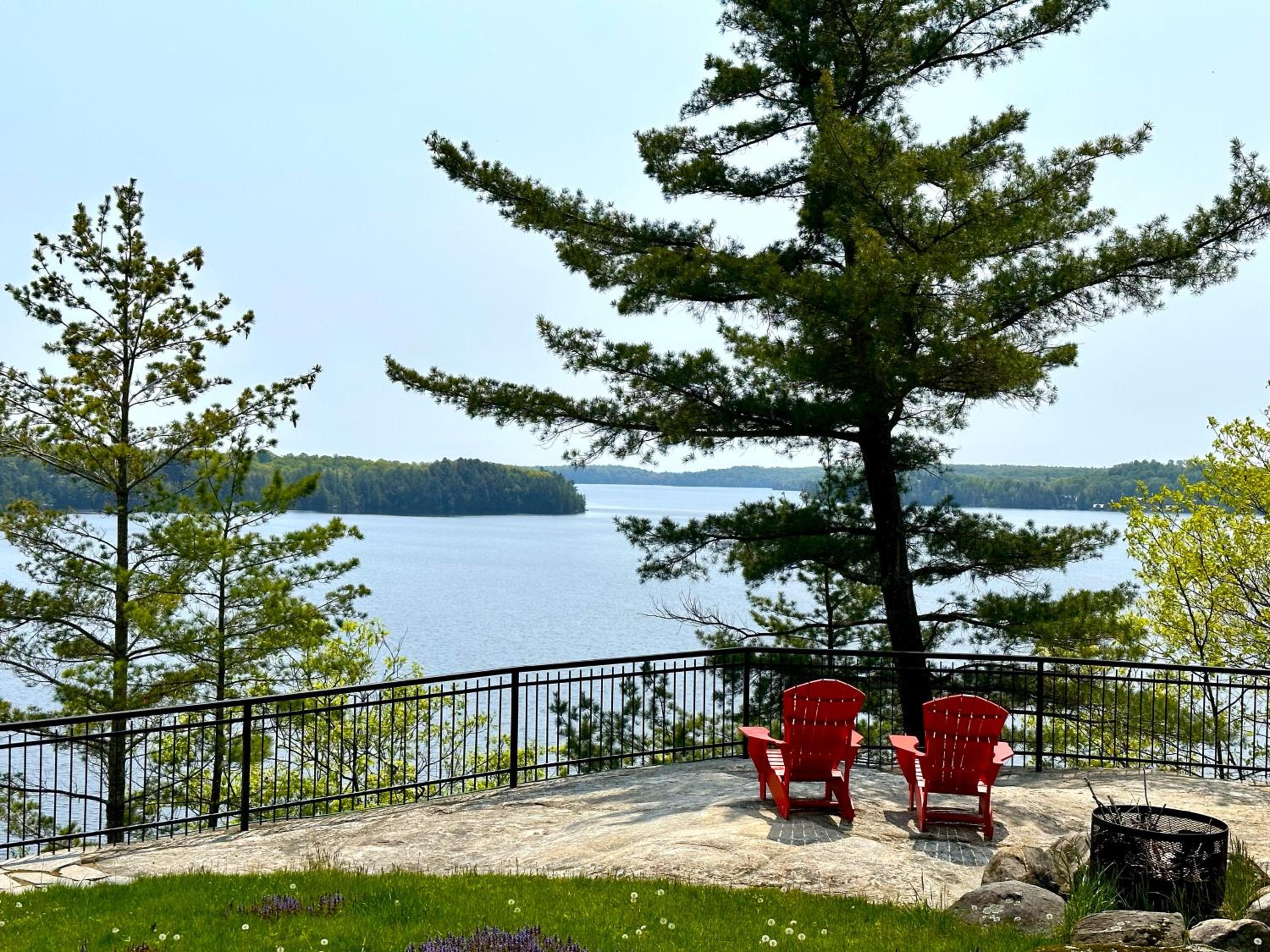 Lakefront Retreat Hot Tub Outdoor Sauna Dock Swim Stunning Views!