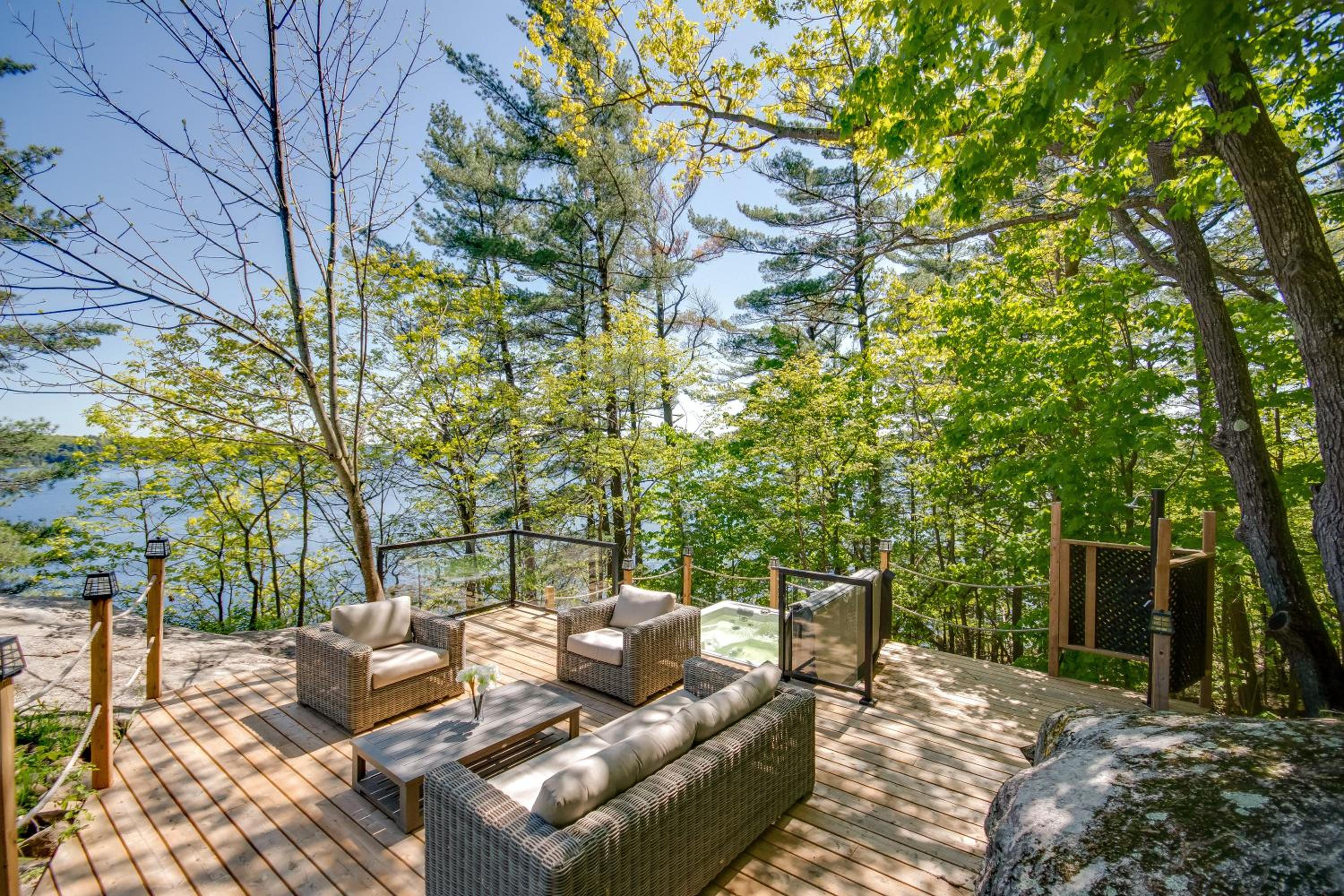 Lakefront Retreat Hot Tub Outdoor Sauna Dock Swim Stunning Views!