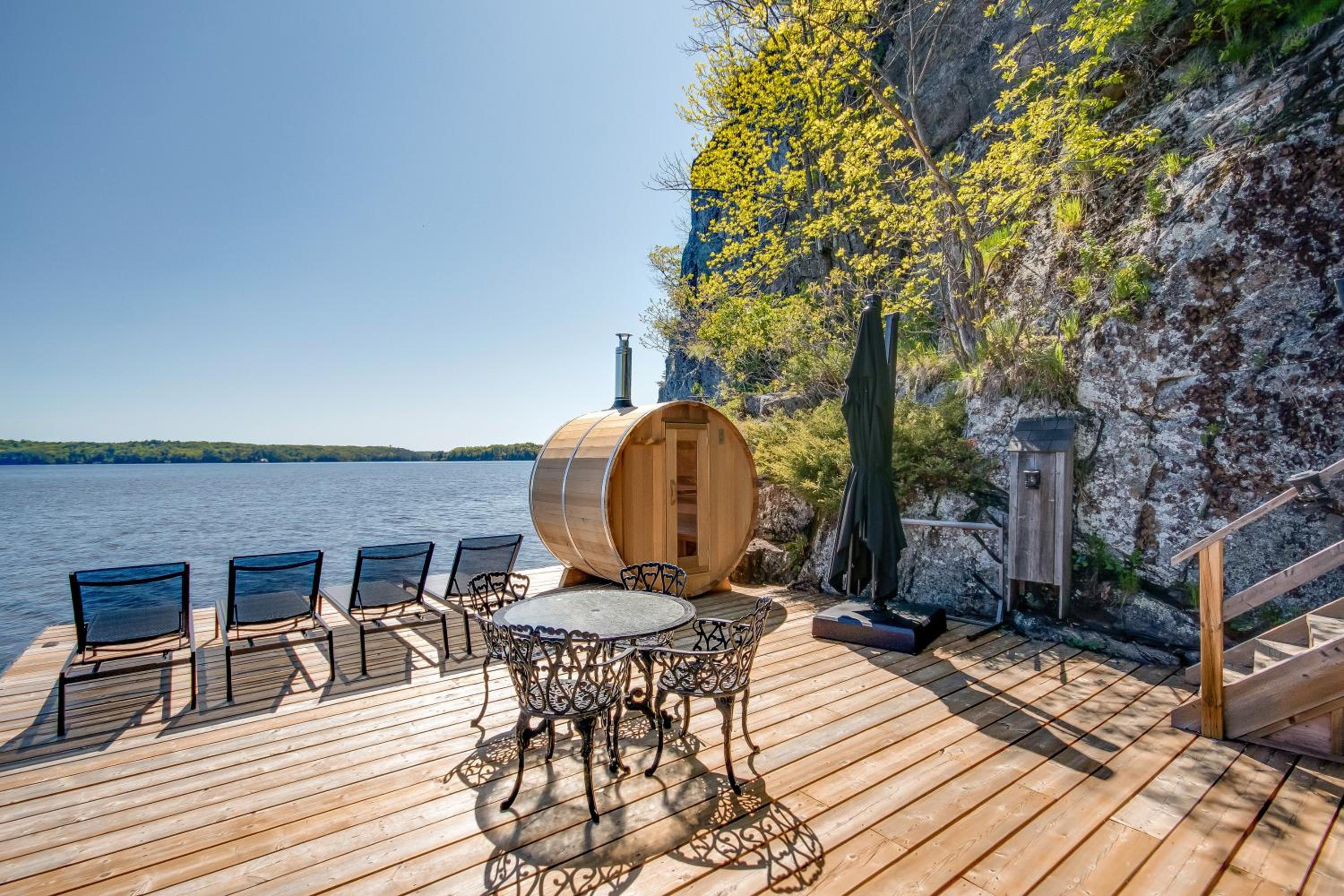 Lakefront Retreat Hot Tub Outdoor Sauna Dock Swim Stunning Views!
