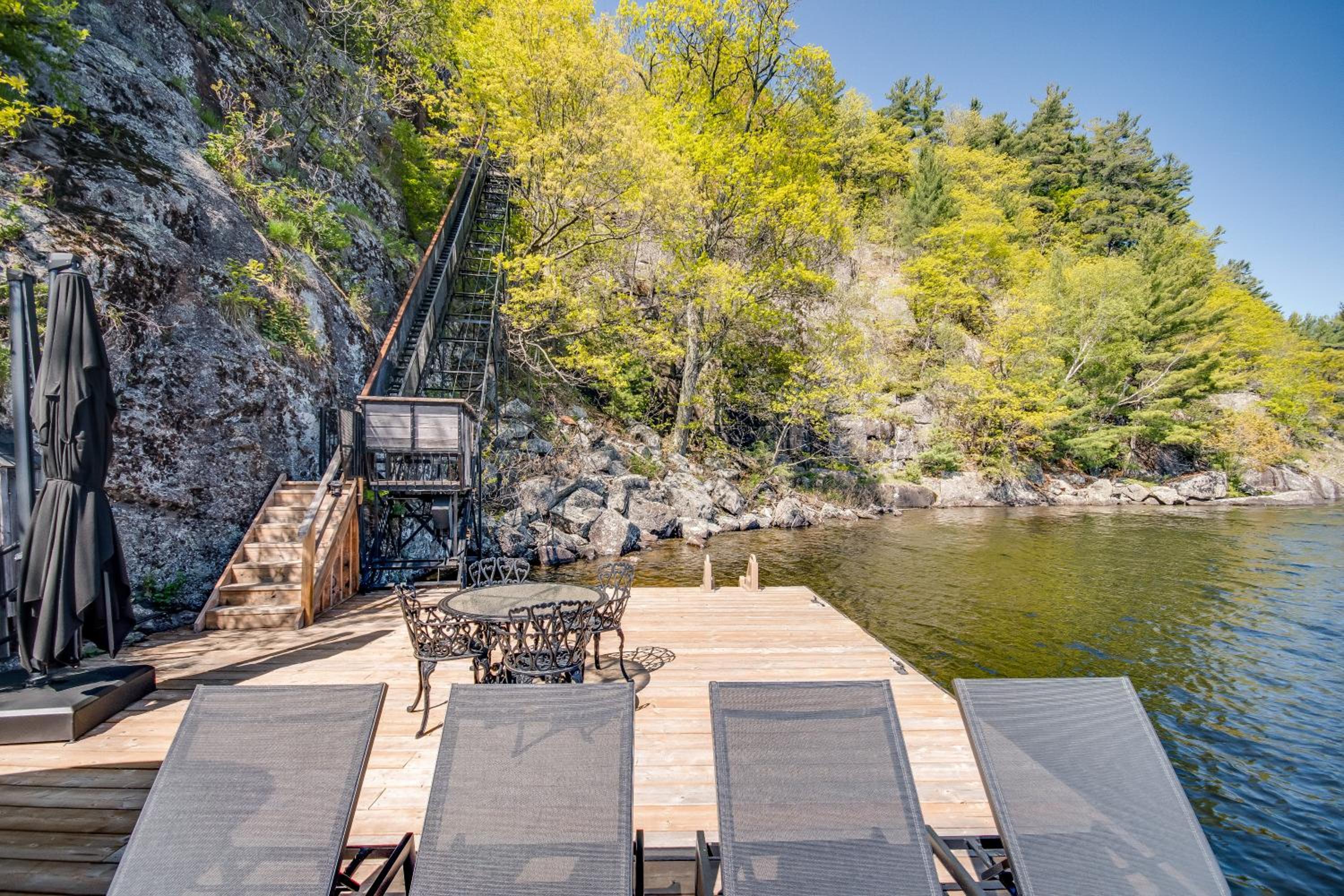 Lakefront Retreat Hot Tub Outdoor Sauna Dock Swim Stunning Views!