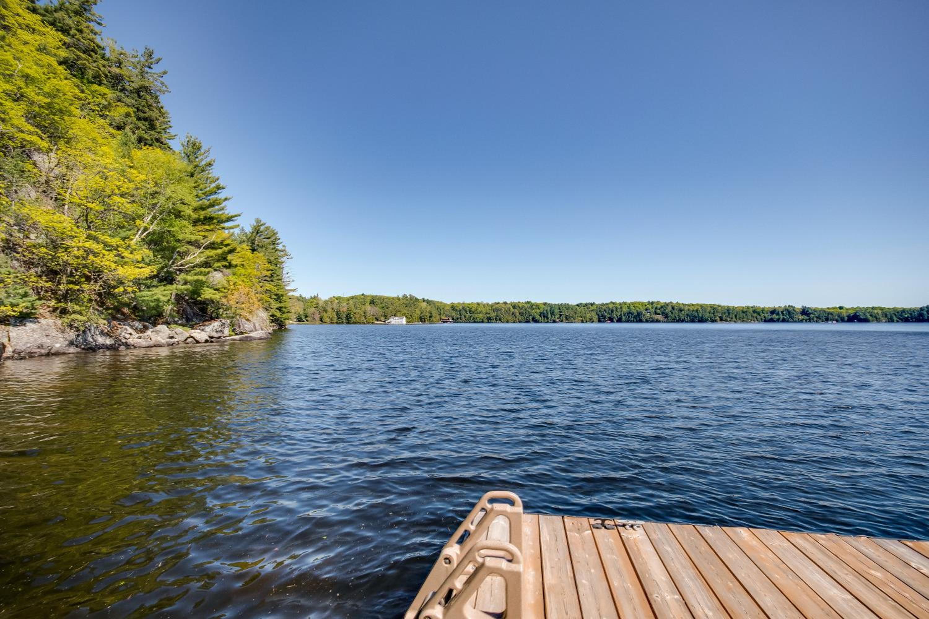 Lakefront Retreat Hot Tub Outdoor Sauna Dock Swim Stunning Views!