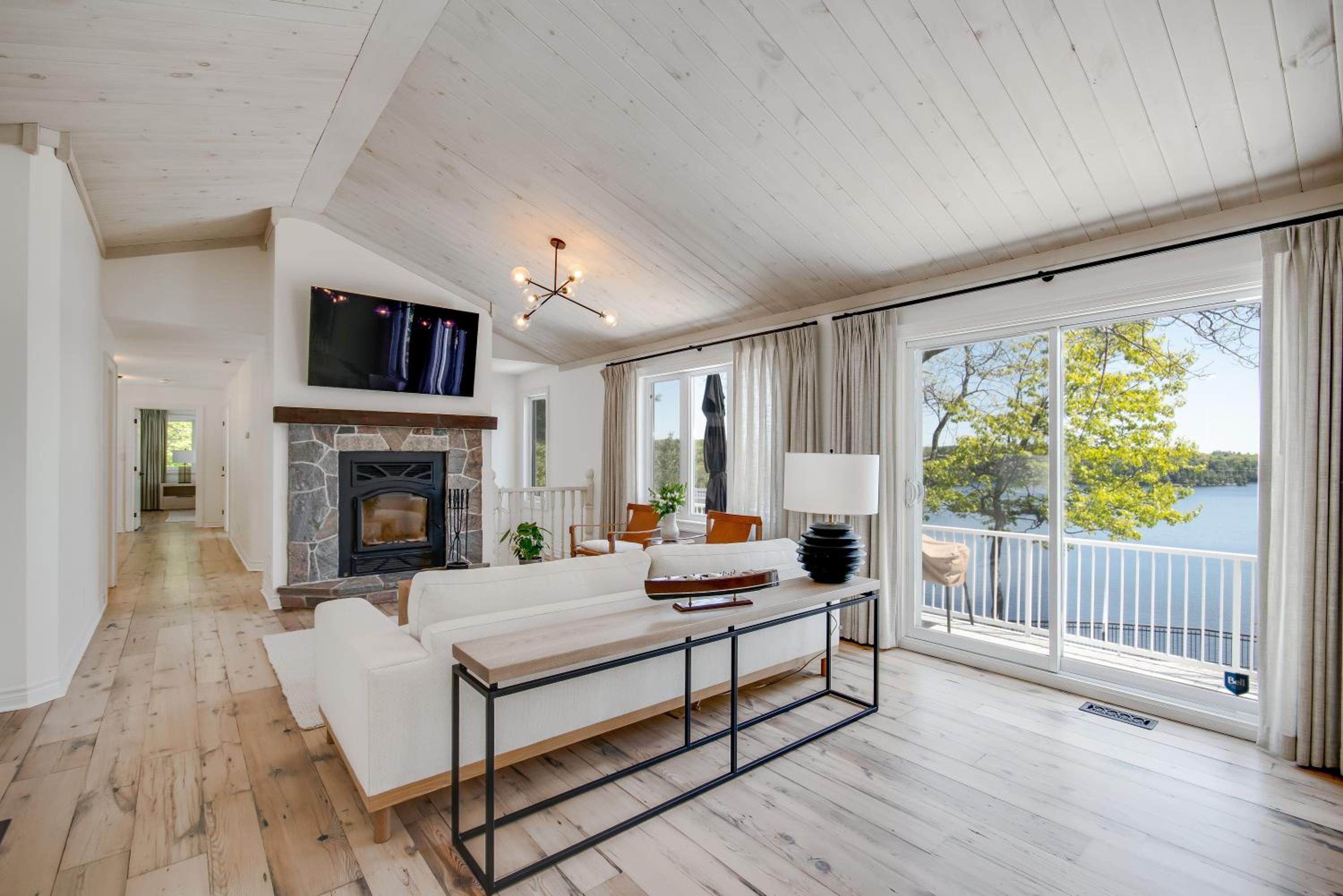Lakefront Retreat Hot Tub Outdoor Sauna Dock Swim Stunning Views!