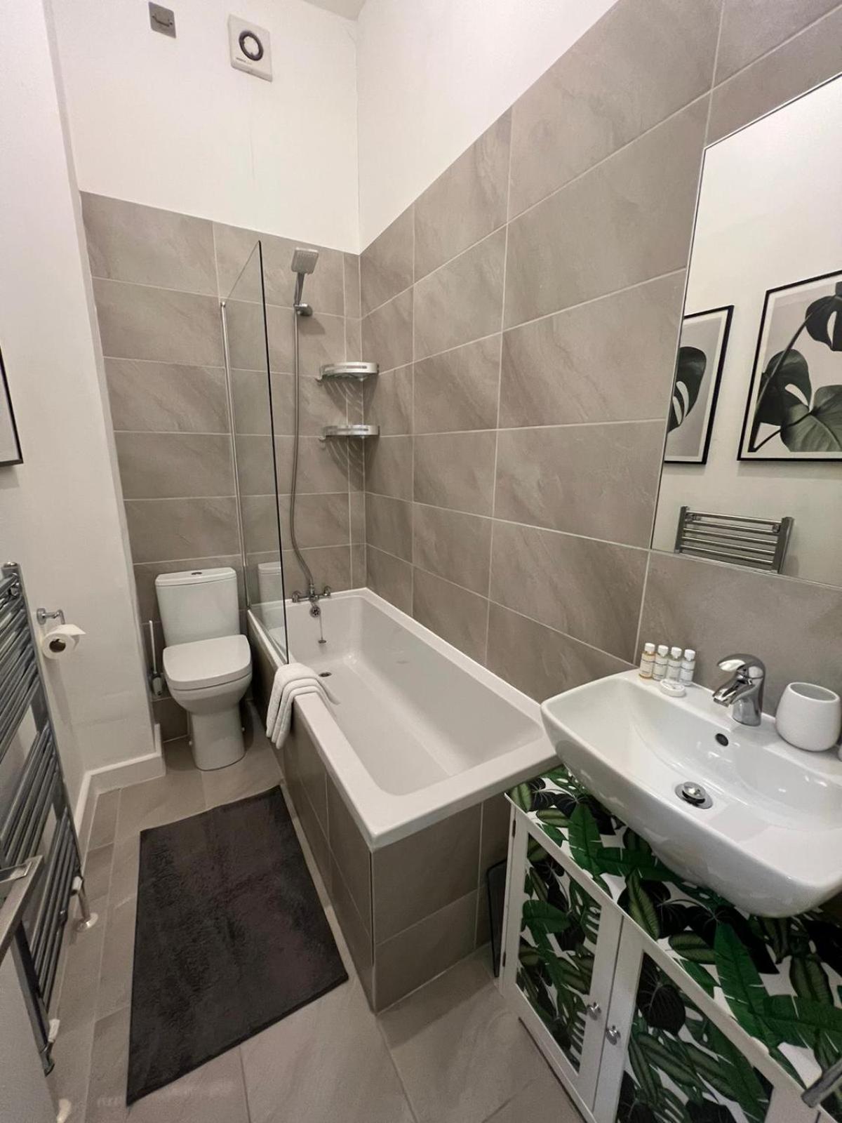 Spacious modern 1-bed apartment near Victoria Park & London Stadium