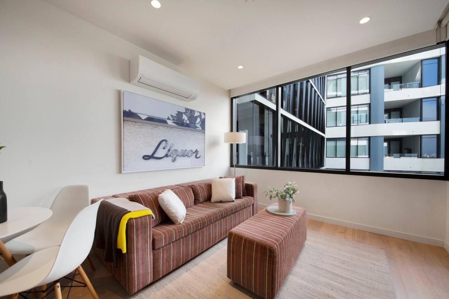 Cool and Contemporary on the City Edge