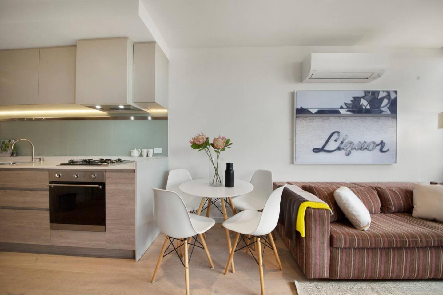 Cool and Contemporary on the City Edge