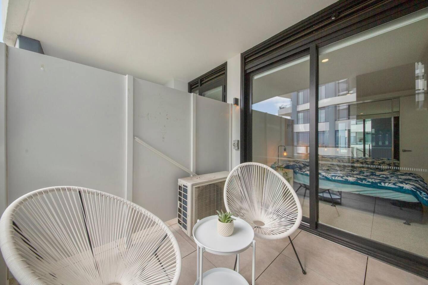 Cool and Contemporary on the City Edge