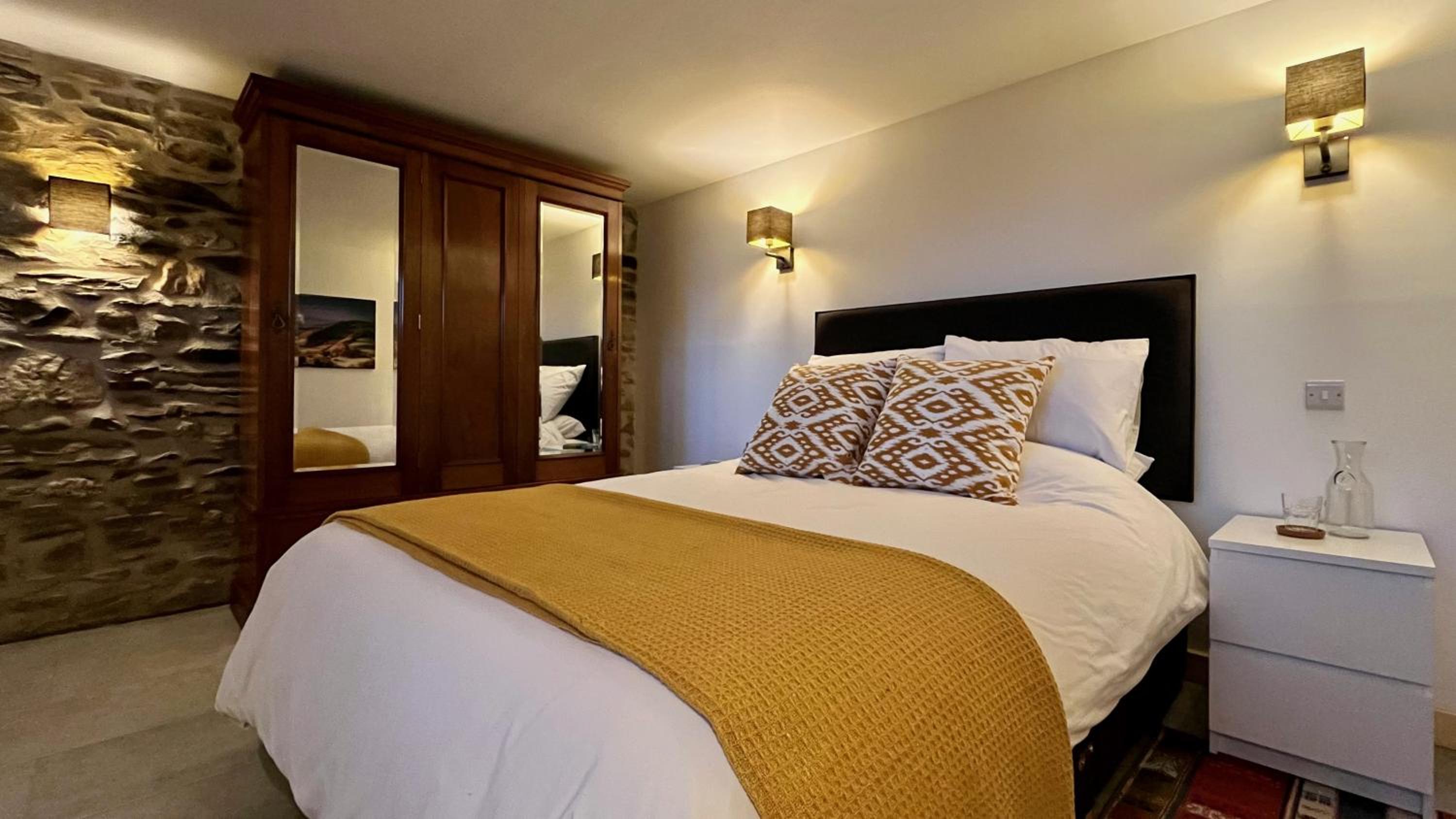Cambrian Cottages - Charming Countryside Barn
