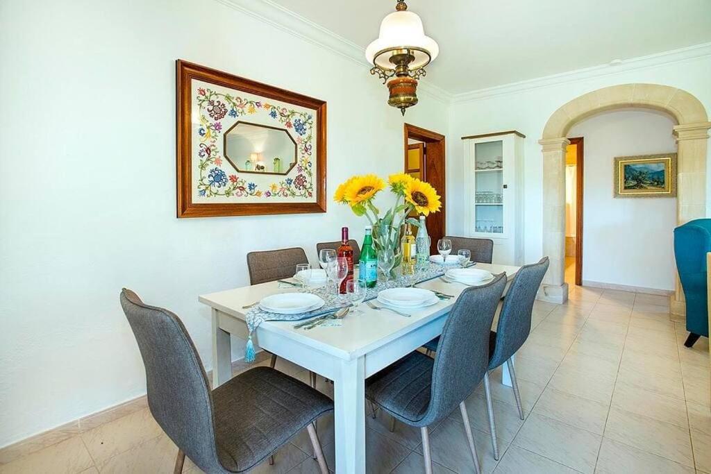 Villa Geranios by Renthousing