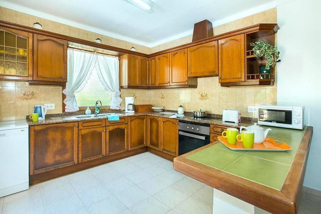 Villa Geranios by Renthousing
