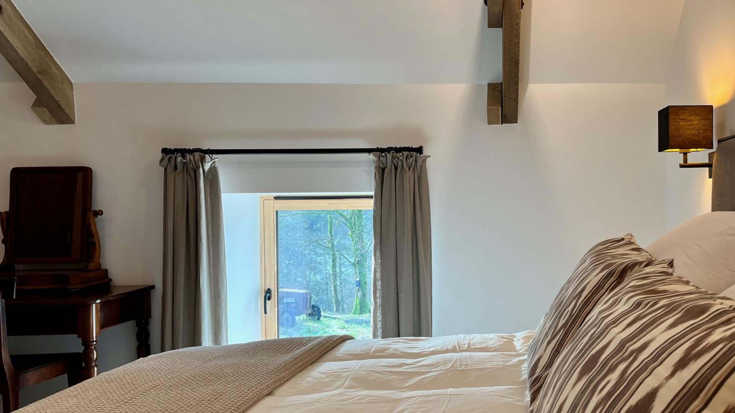 Cambrian Cottages - Charming Countryside Barn