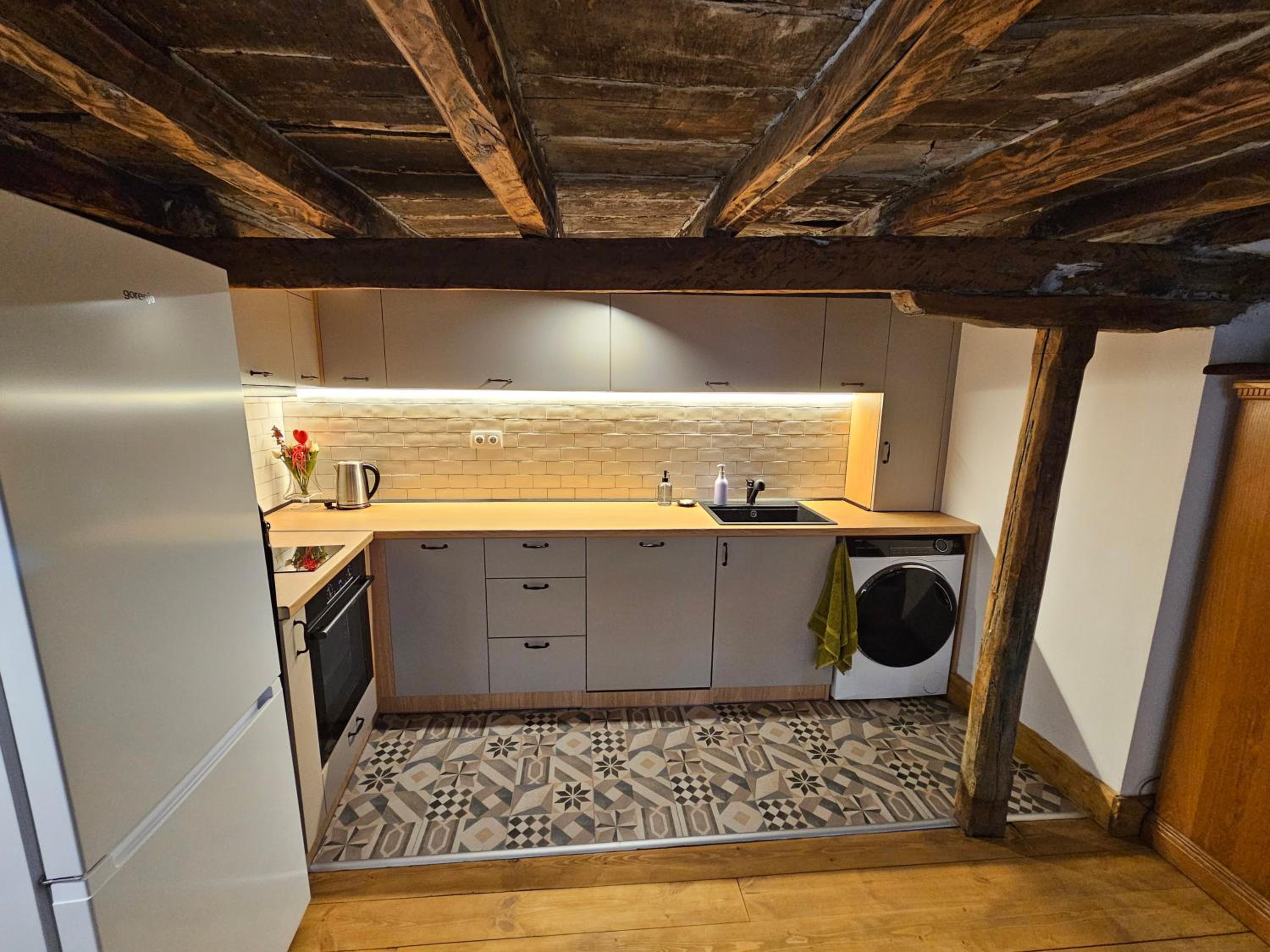 Guest House GURKO 7, 2BR, Top Center, Free Parking