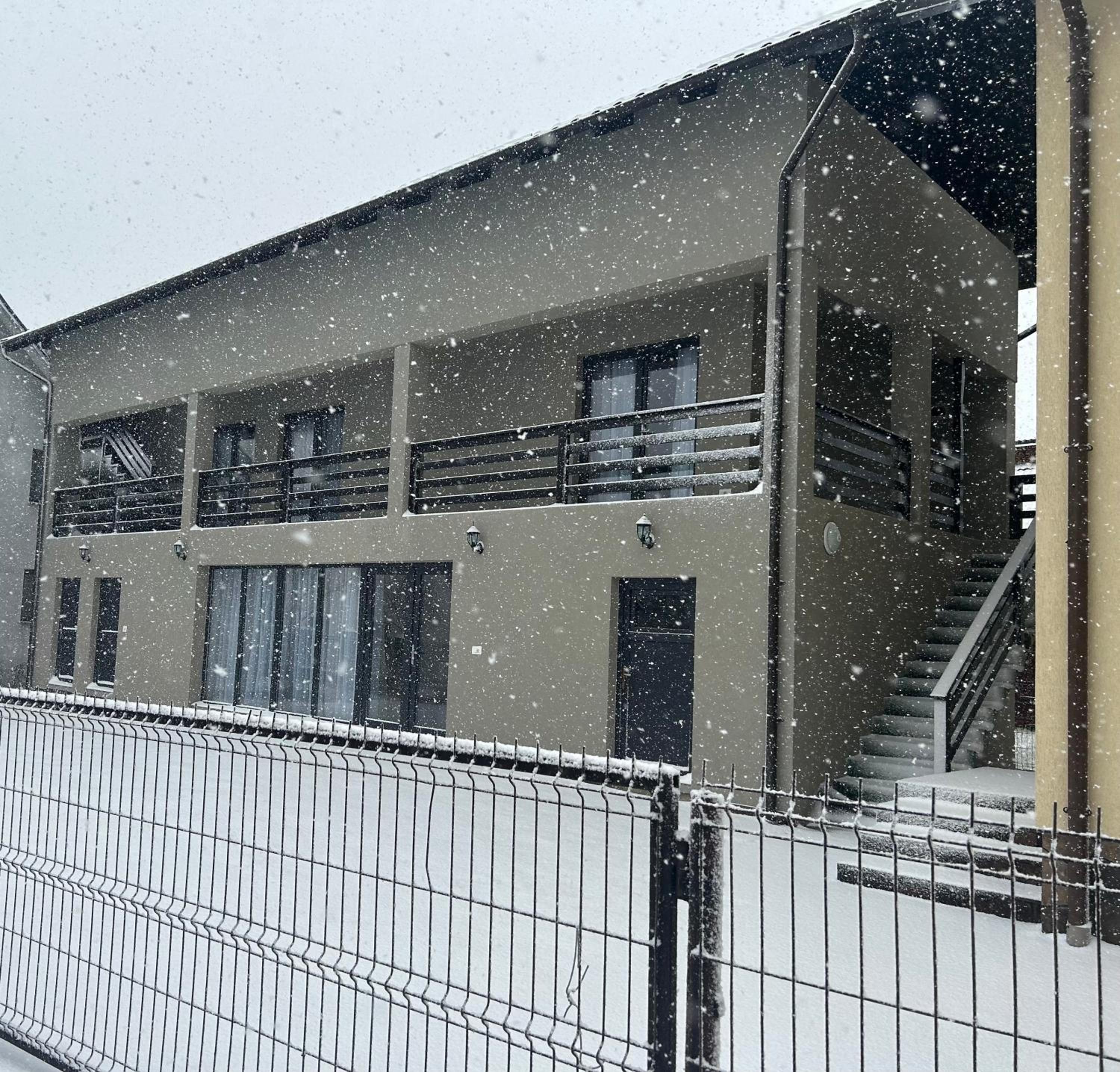 Casa La Poalele Pietrosului