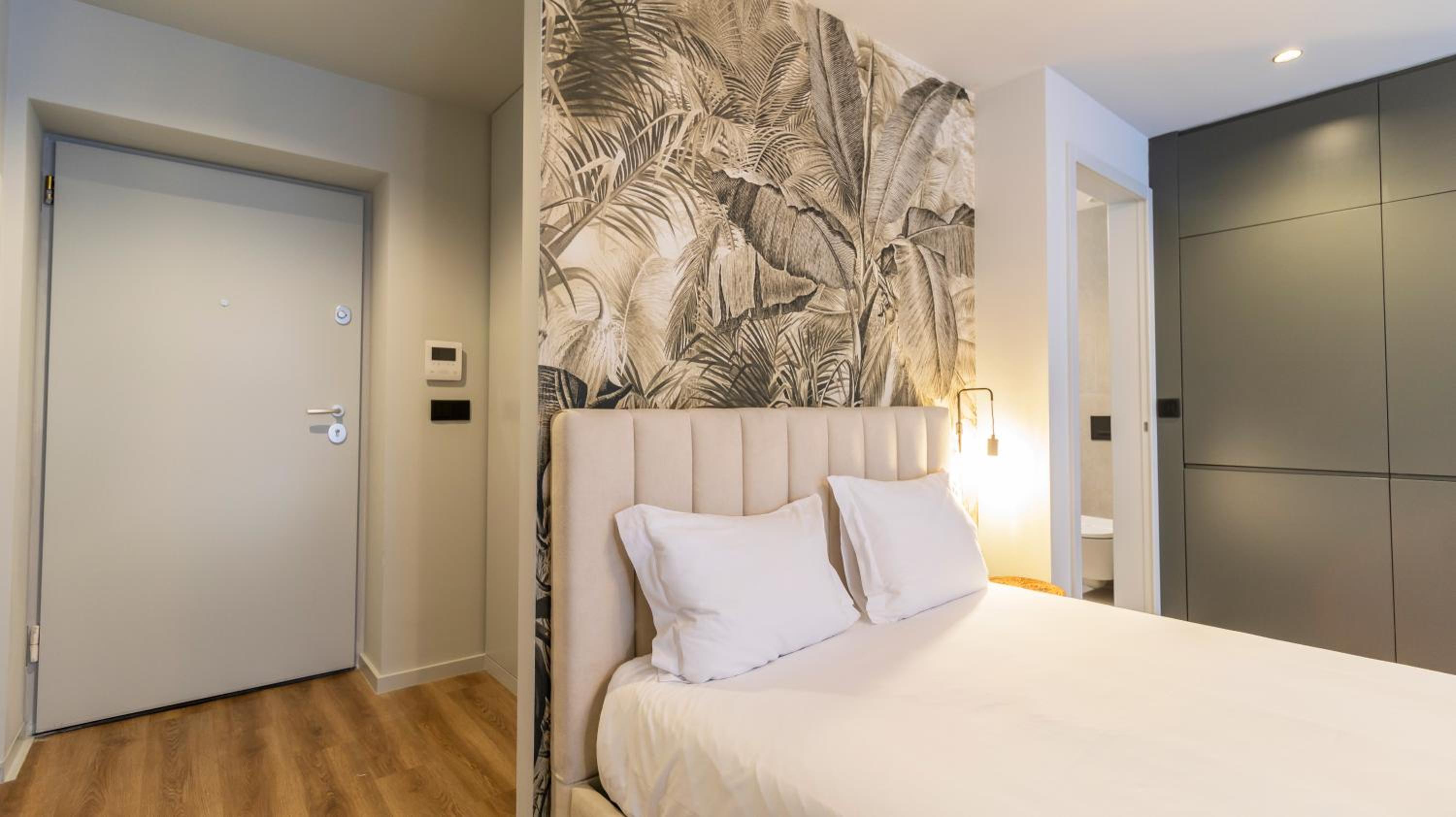 RUAH Apartments by LovelyStay