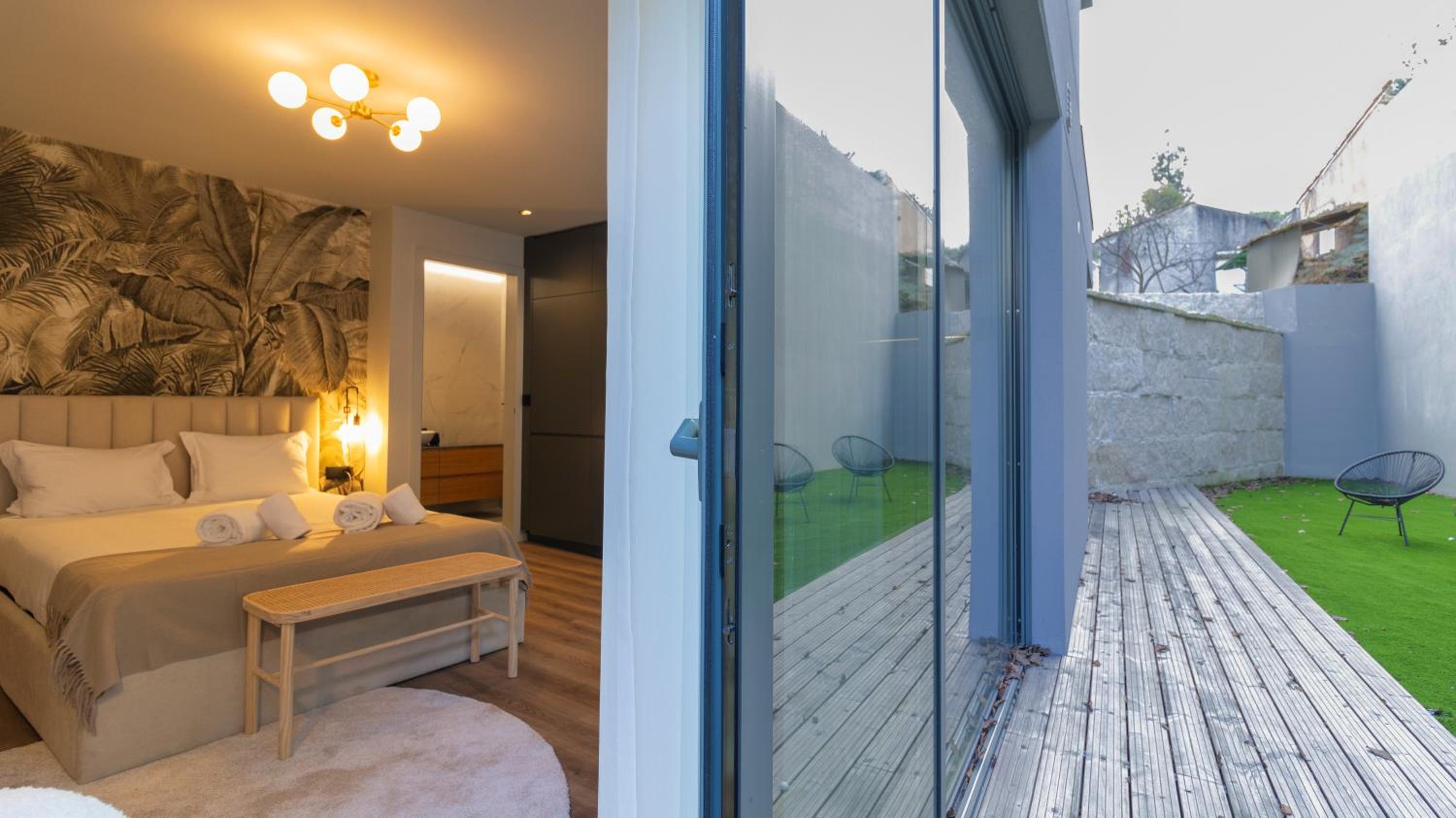 RUAH Apartments by LovelyStay