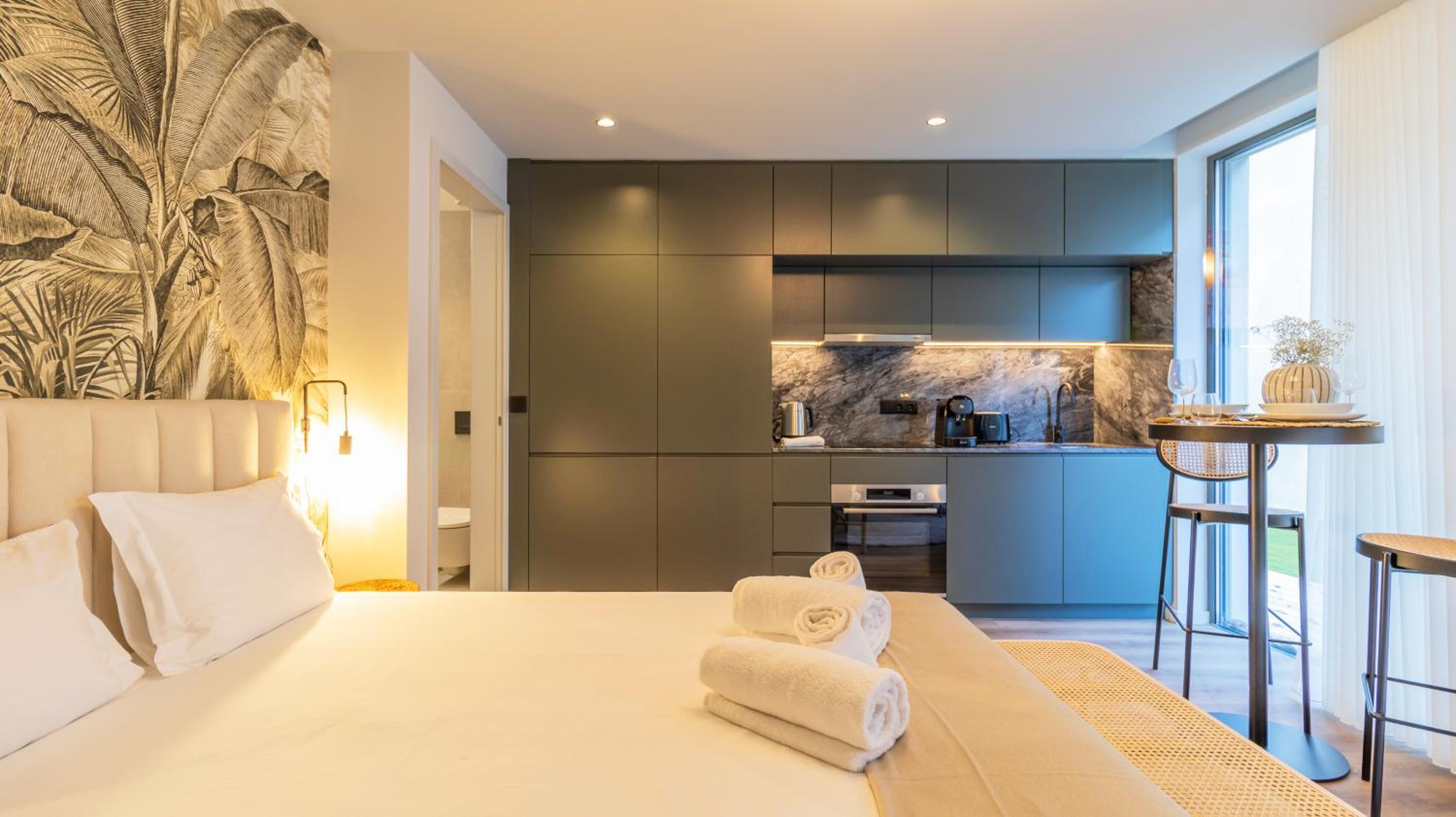 RUAH Apartments by LovelyStay