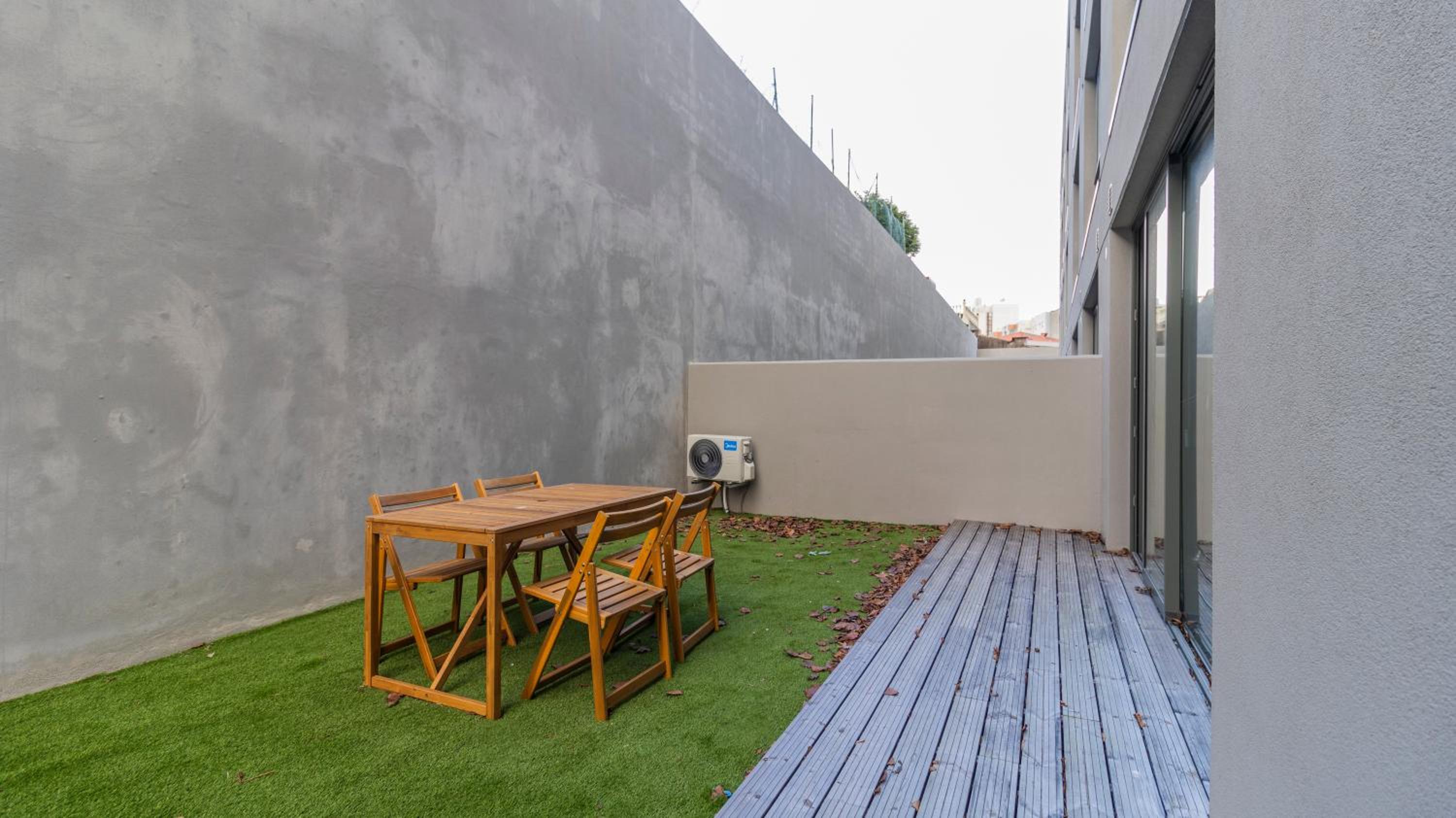 RUAH Apartments by LovelyStay
