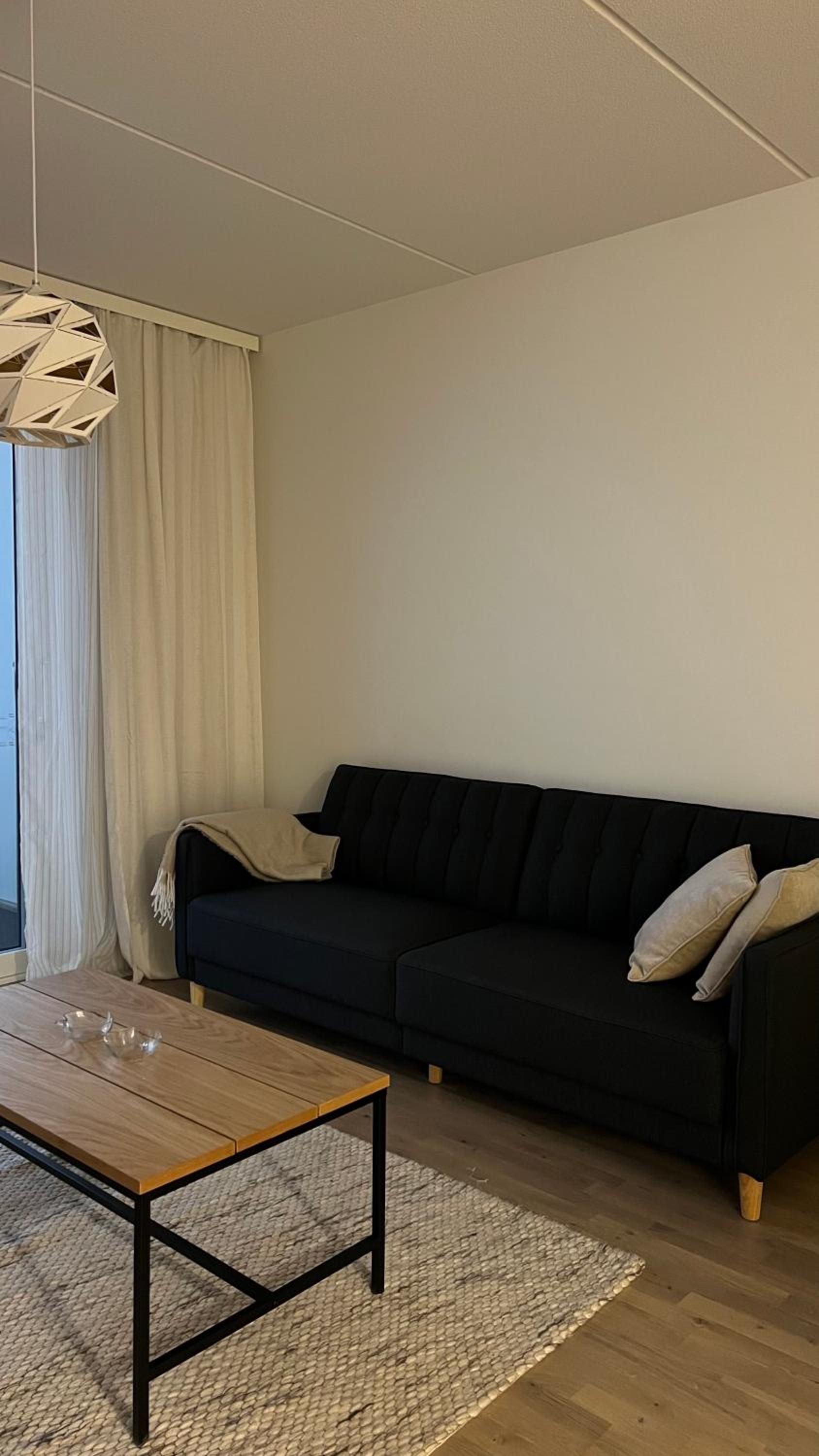 Casa Emerald, laadukas kaksio saunalla, sisäkautta ostoskeskukseen, wifi, 280 metriä juna ja bussiasemalle view 5