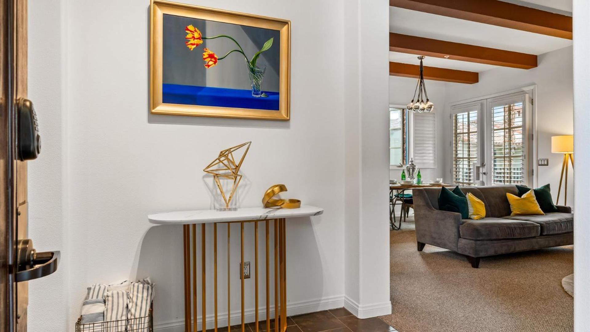 LV219 Delightful Upstairs 2 Bedroom Legacy Villa view 3