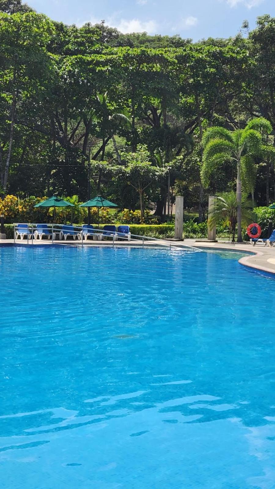 CASA MARIPOSA en Punta Leona a 500 metros de la playa FULL EQUIPADA Espacio y precio a tu medida Posibilidad de alquilar la casa entera, dos apartamentos a