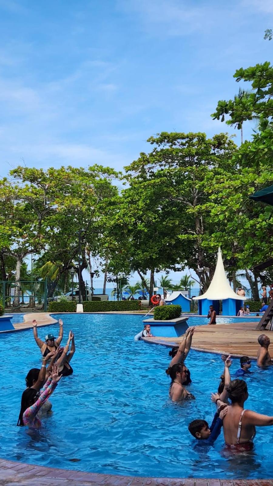 CASA MARIPOSA en Punta Leona a 500 metros de la playa FULL EQUIPADA Espacio y precio a tu medida Posibilidad de alquilar la casa entera, dos apartamentos a