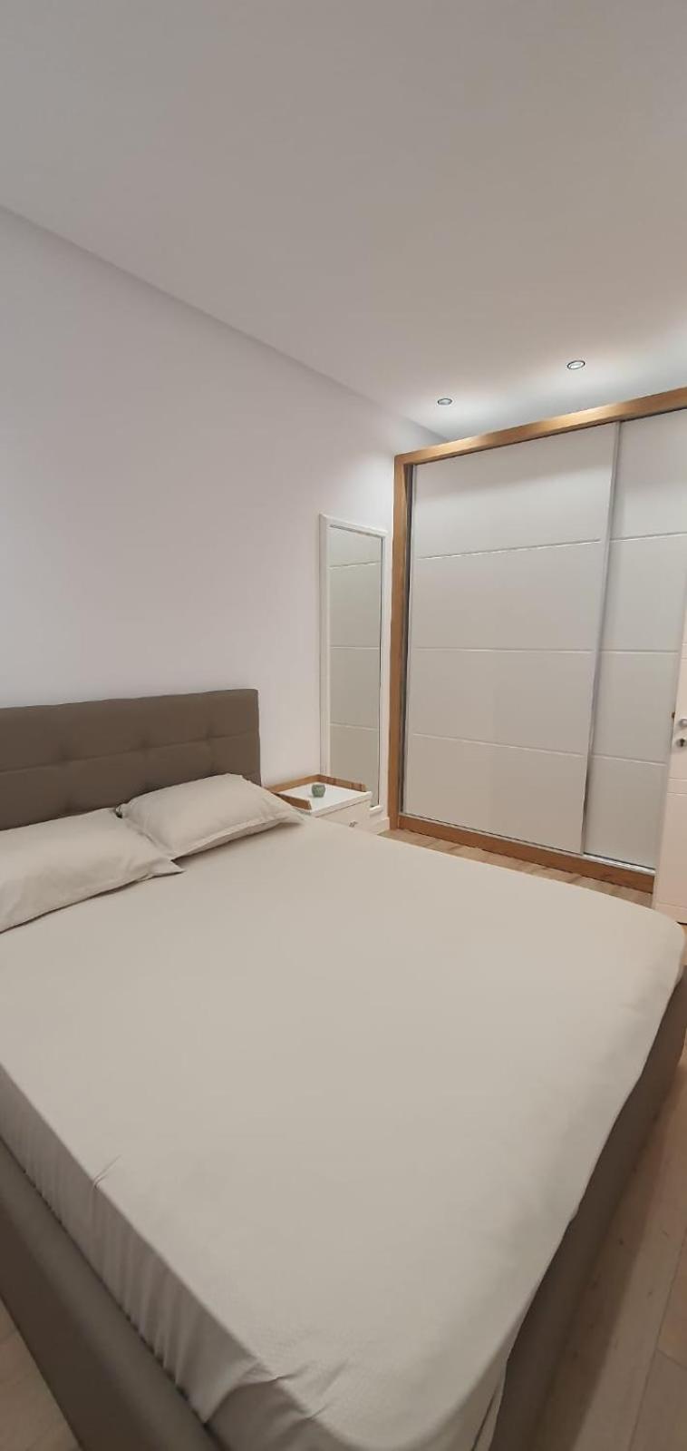Alle's Komuna Parisit lux apartment