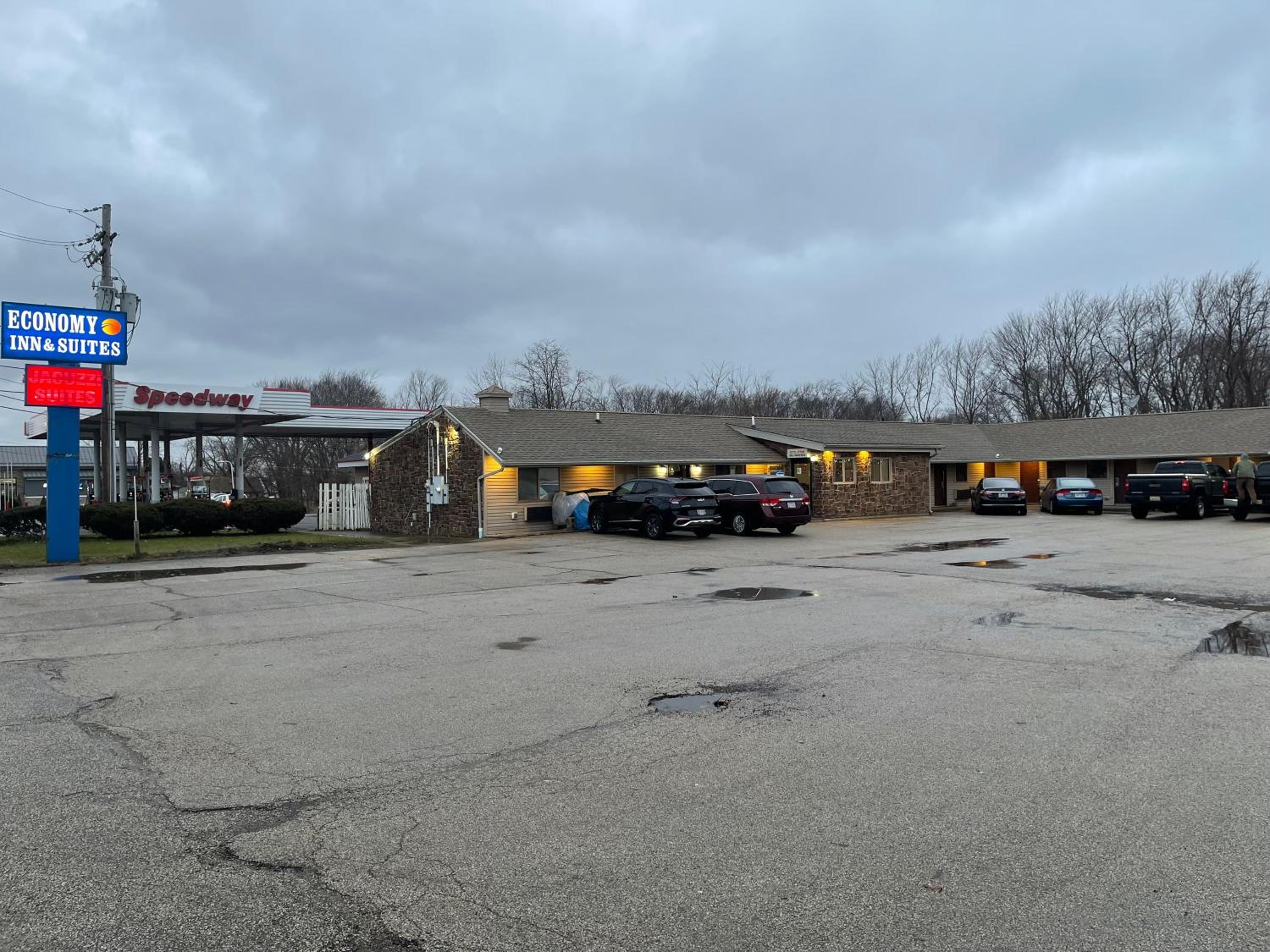 Economy Inn & Suites