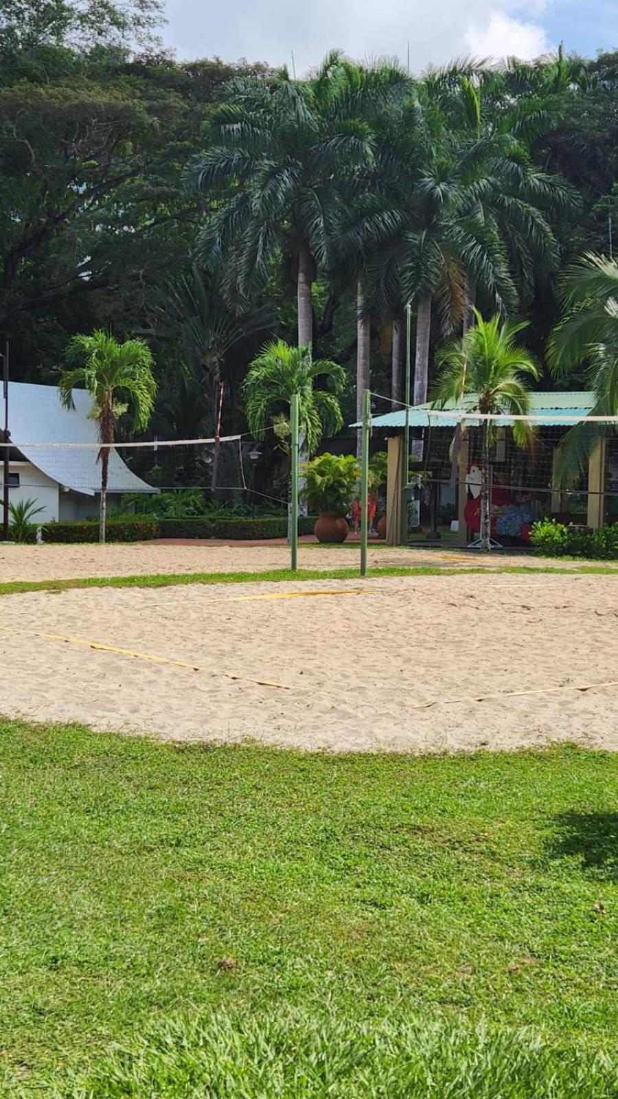 CASA MARIPOSA en Punta Leona a 500 metros de la playa FULL EQUIPADA Espacio y precio a tu medida Posibilidad de alquilar la casa entera, dos apartamentos a