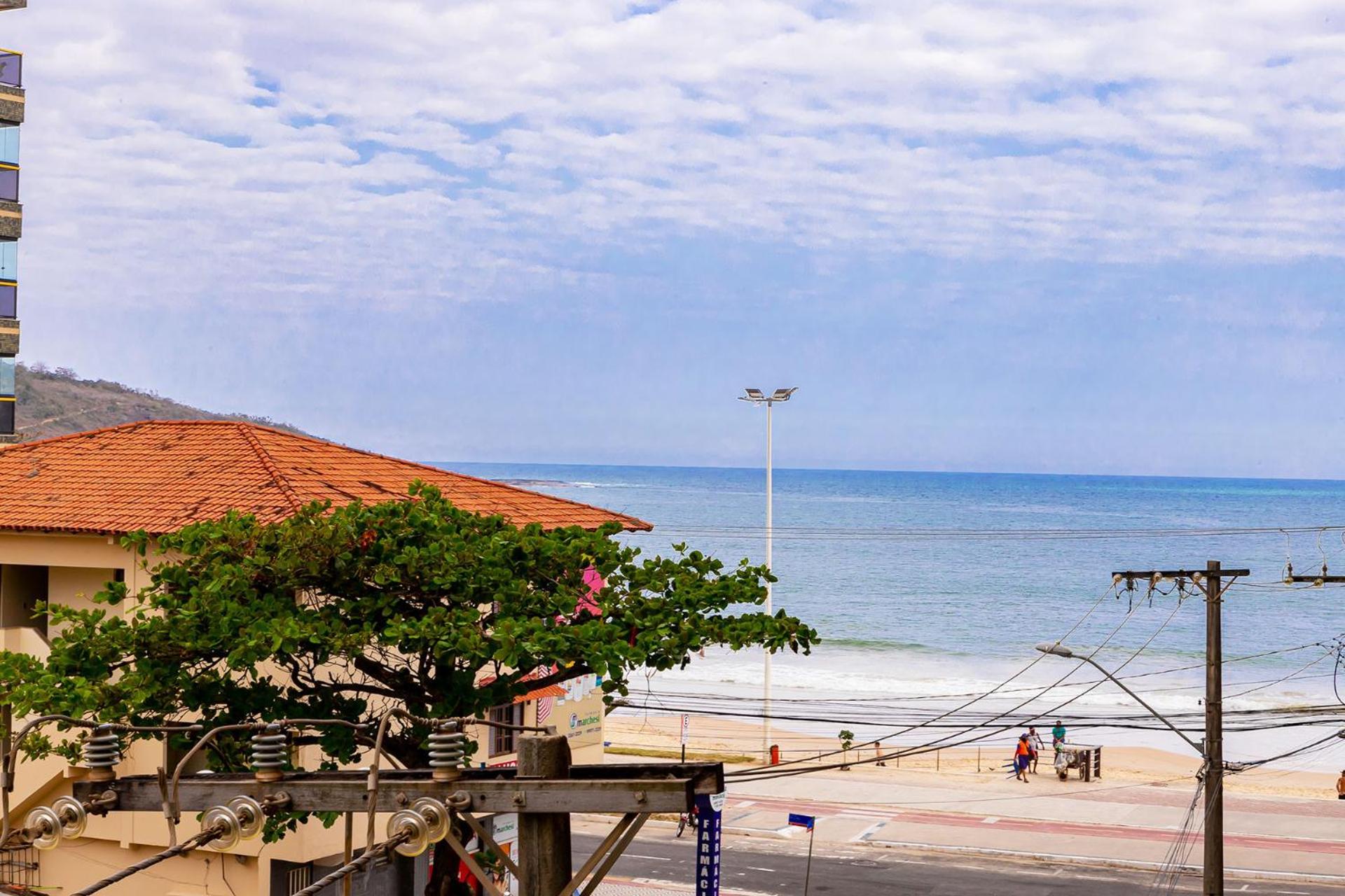 Apto com Wi Fi a 1 min do mar na Praia do Morro ES