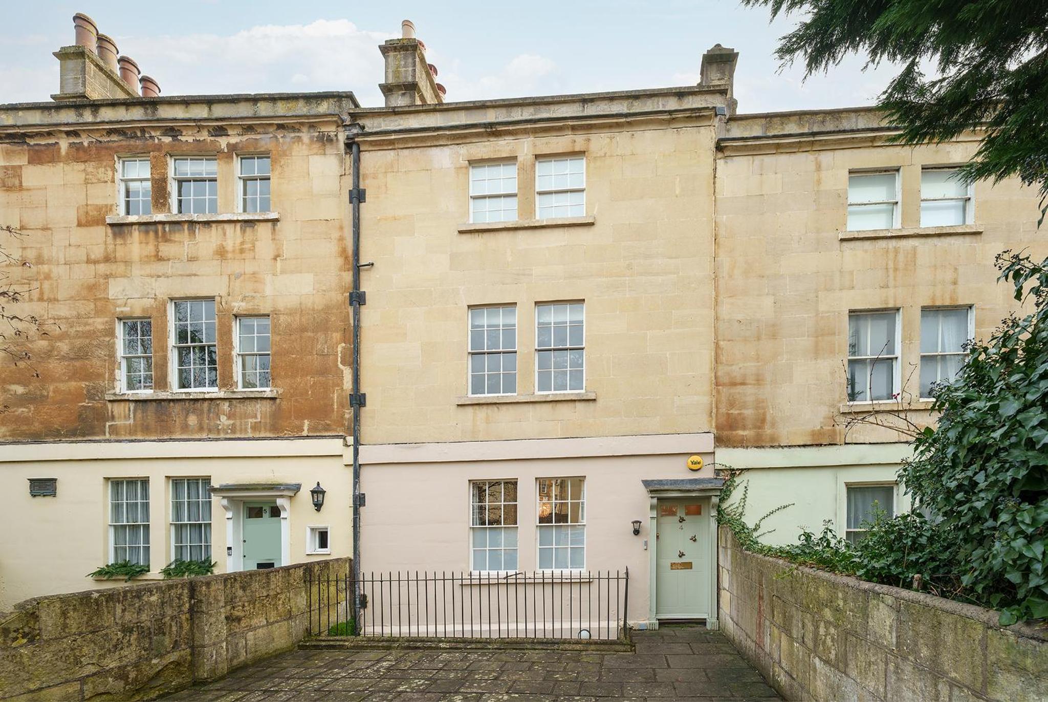 The Haze House - 4 Bed Townhouse view 5