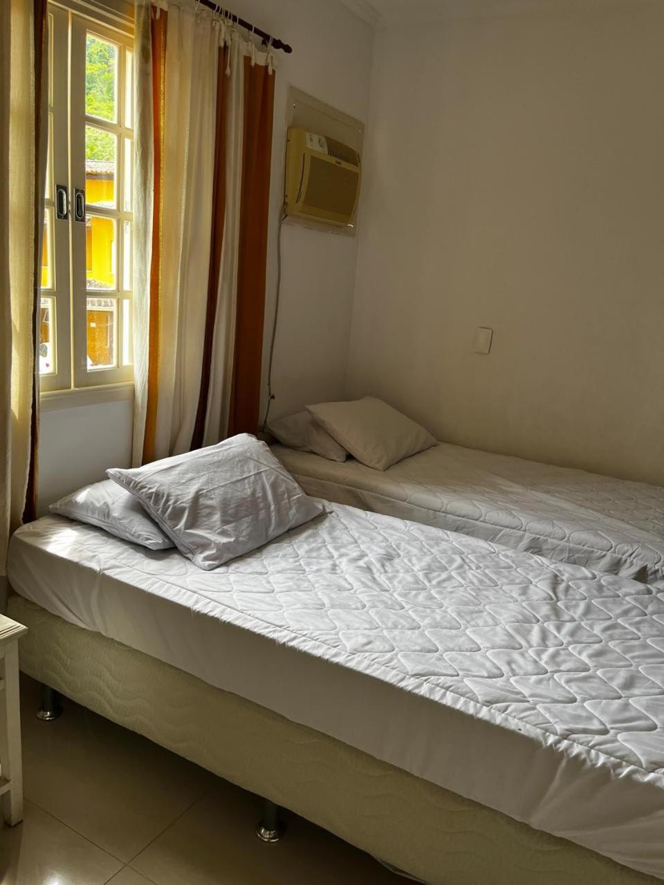 Linda casa em condomínio