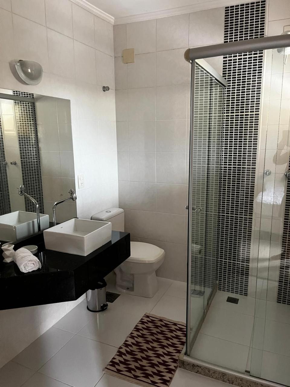 Linda casa em condomínio