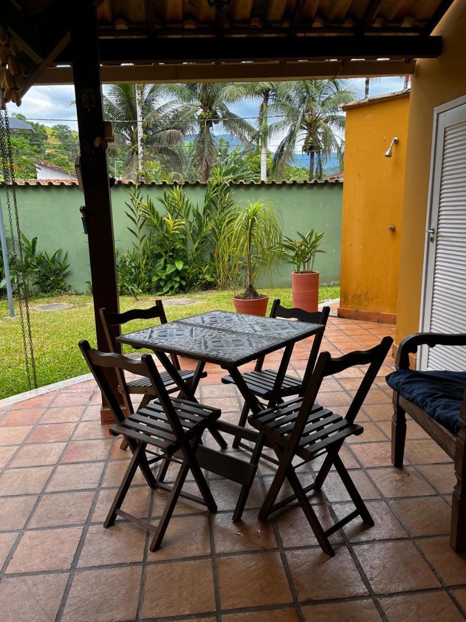 Linda casa em condomínio