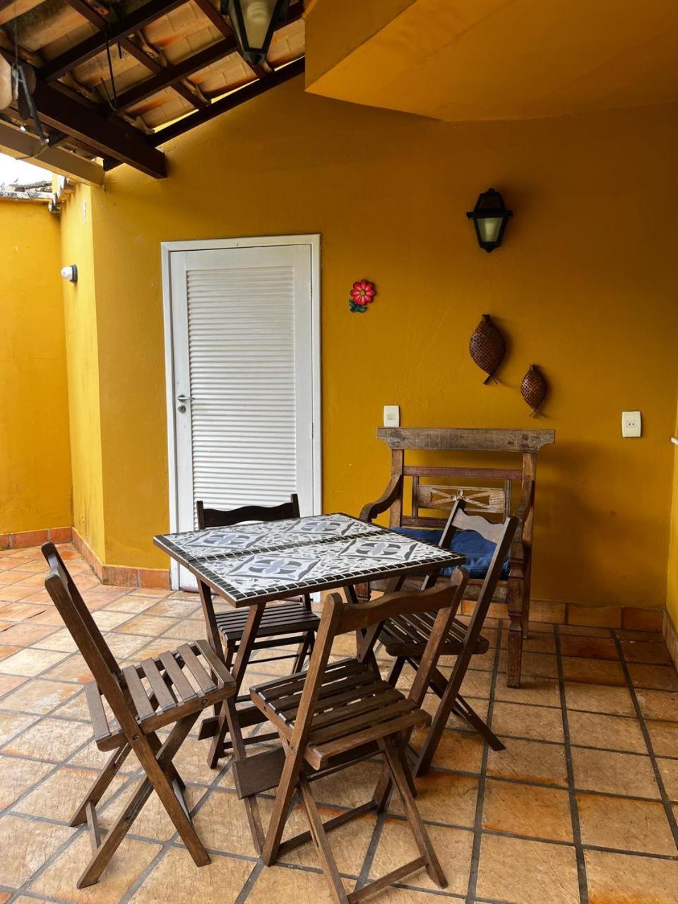 Linda casa em condomínio