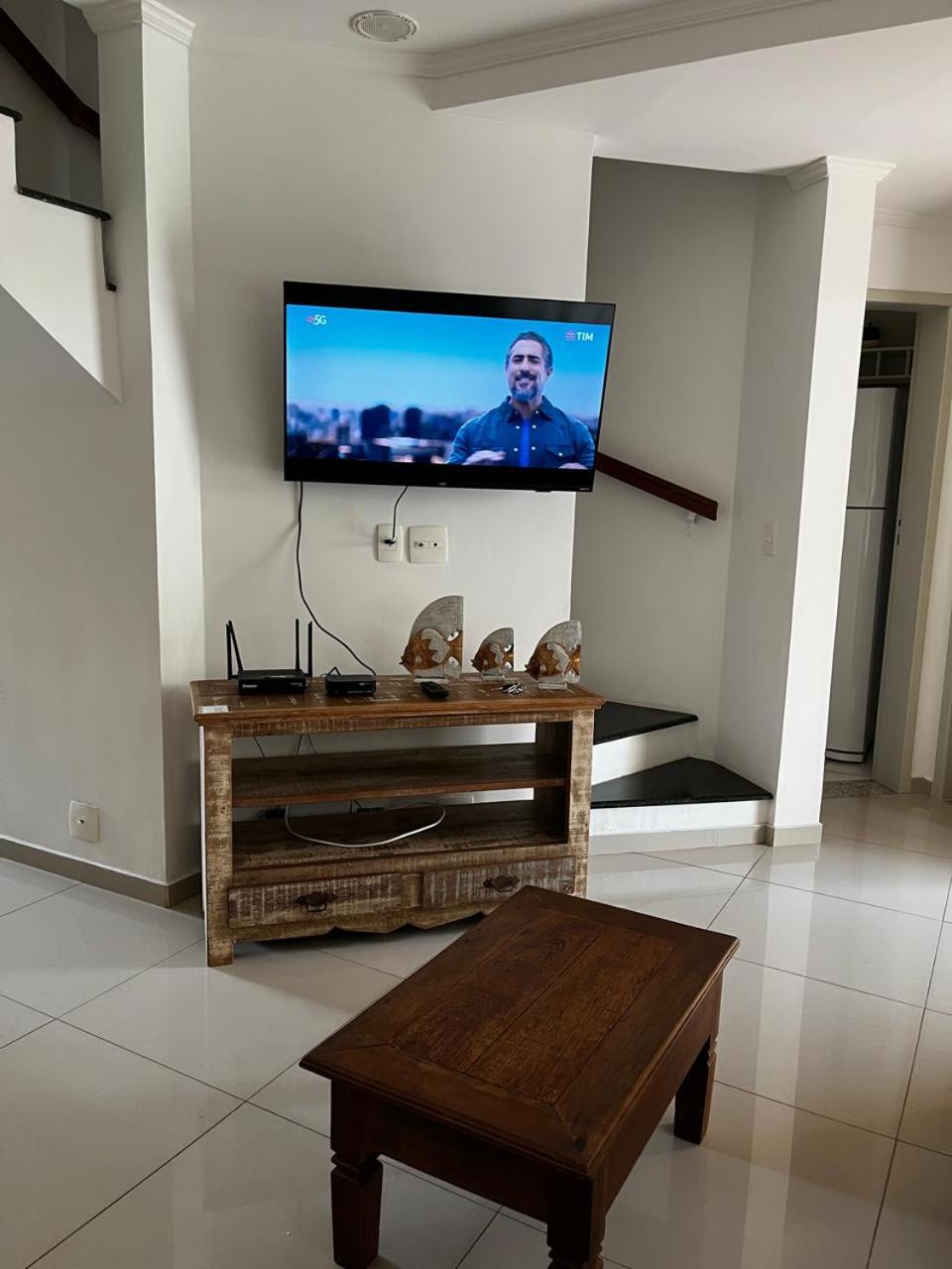Linda casa em condomínio