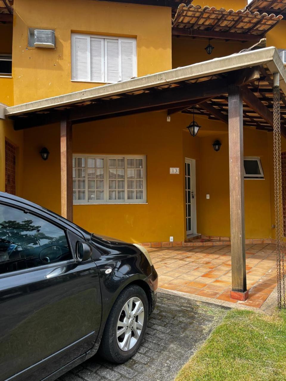 Linda casa em condomínio
