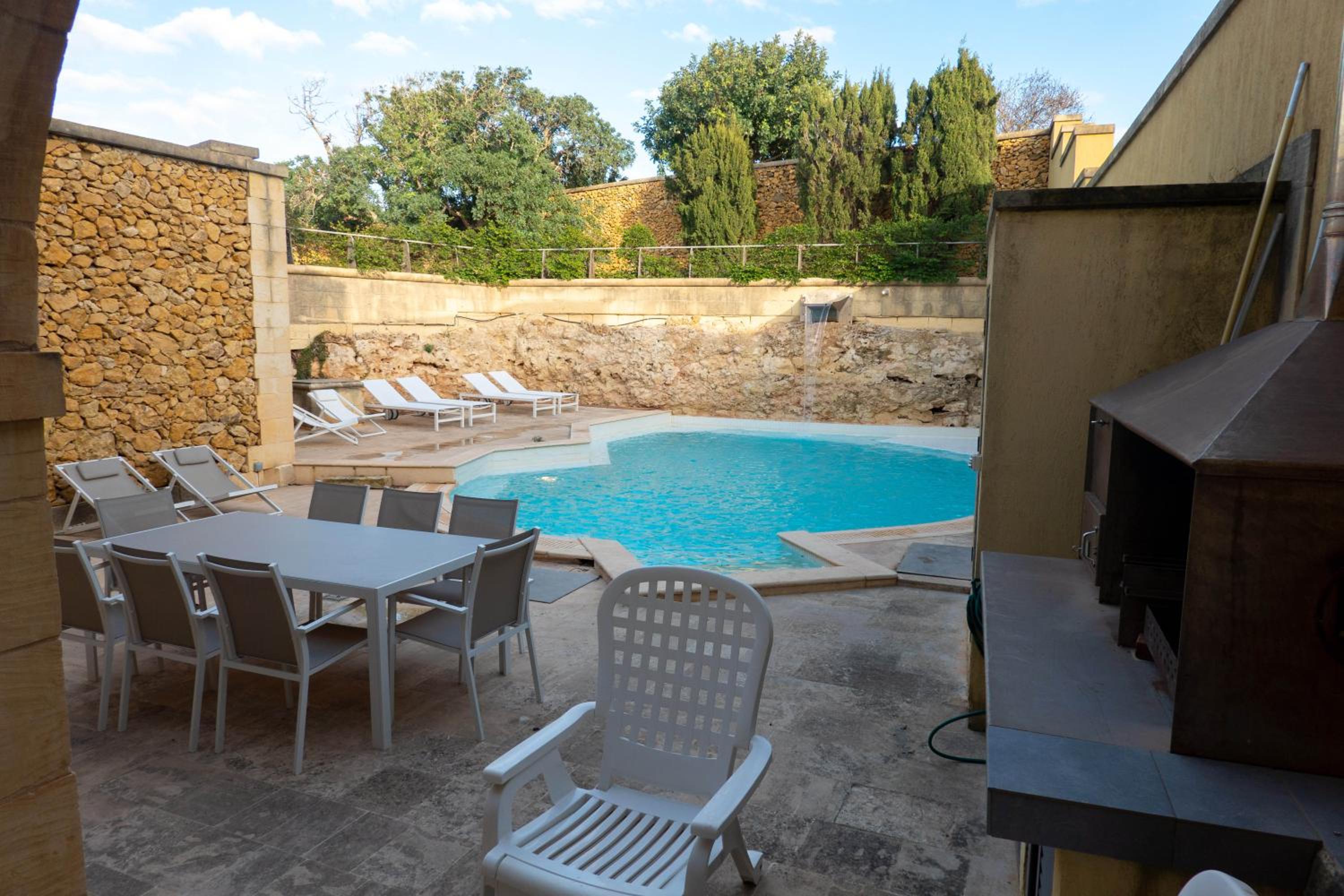 OneFifty Holiday Home