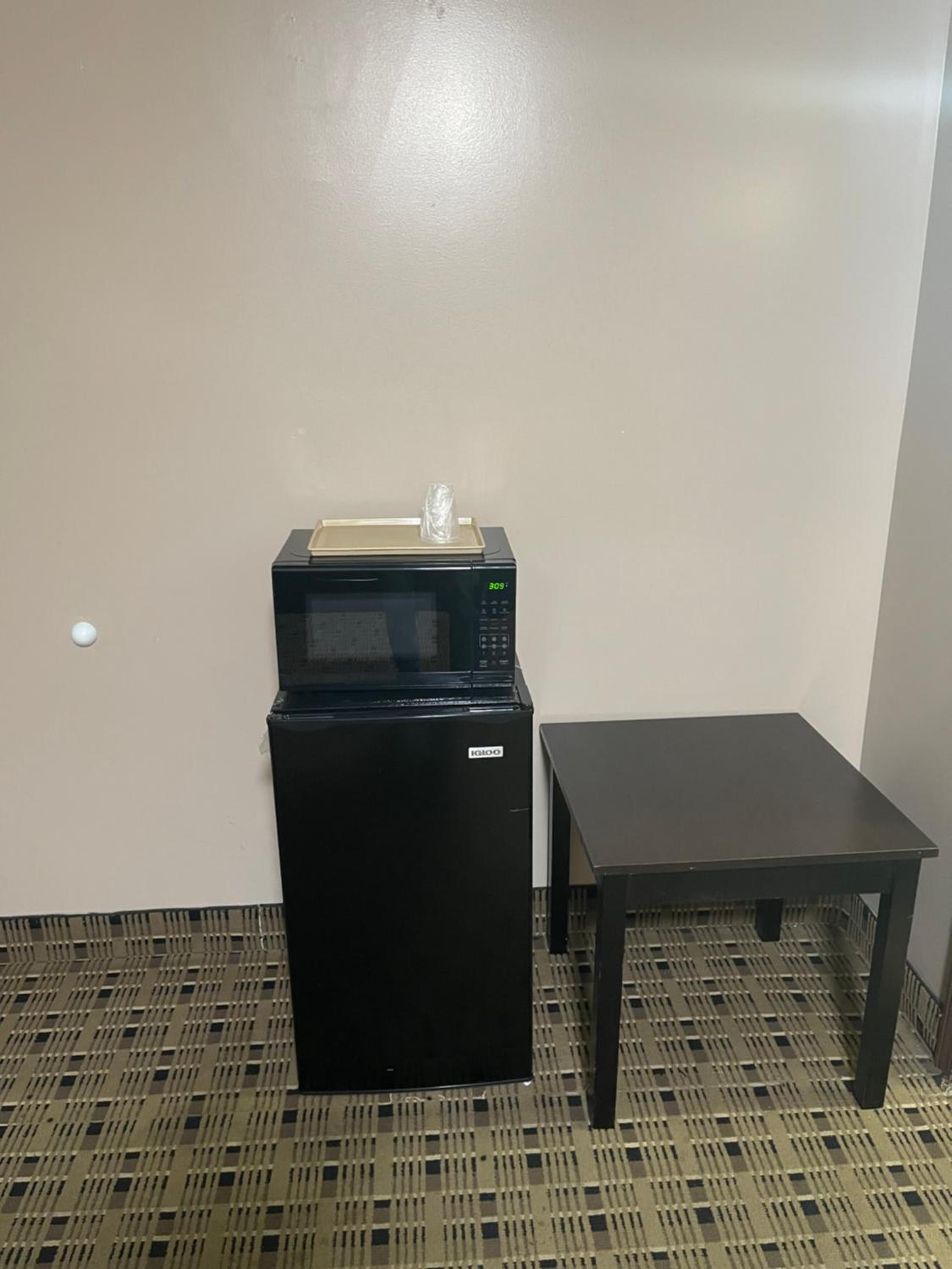 Economy Inn & Suites