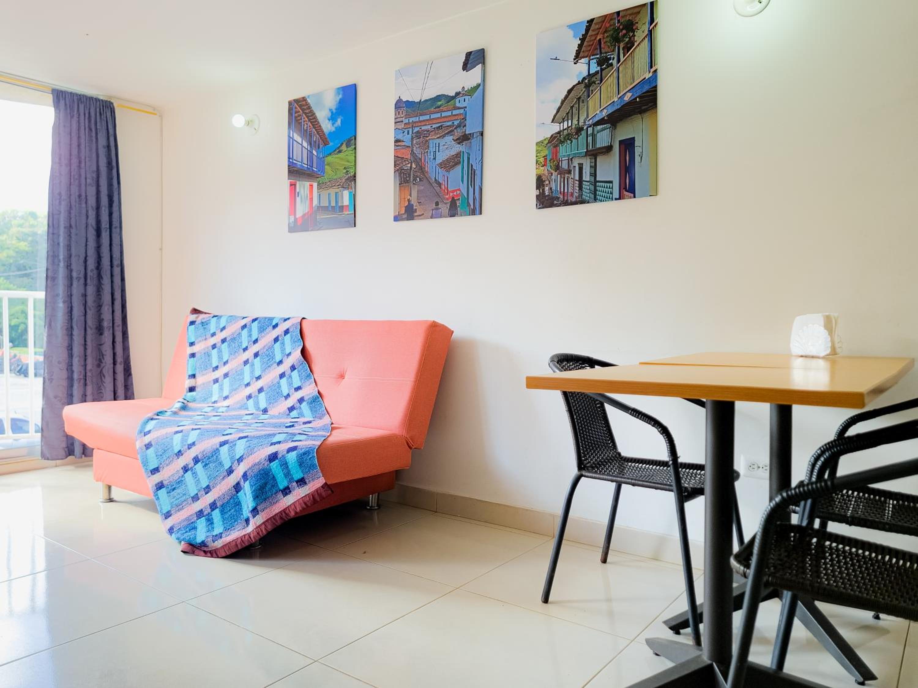 Hostal - Doña Elva a 15 min del aeropuerto