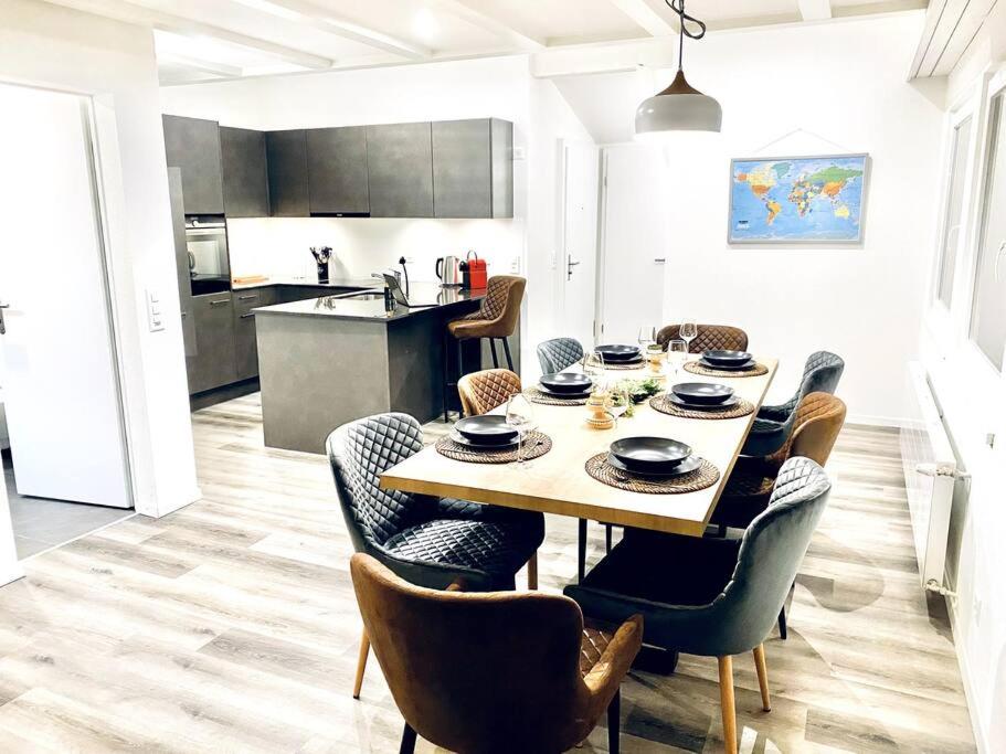 Unique Penthouse with Gallery and Mountain View